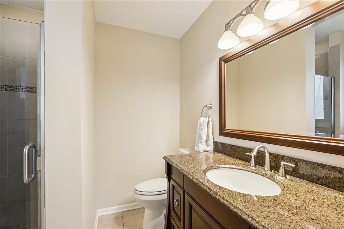 440 W Sheridan Place