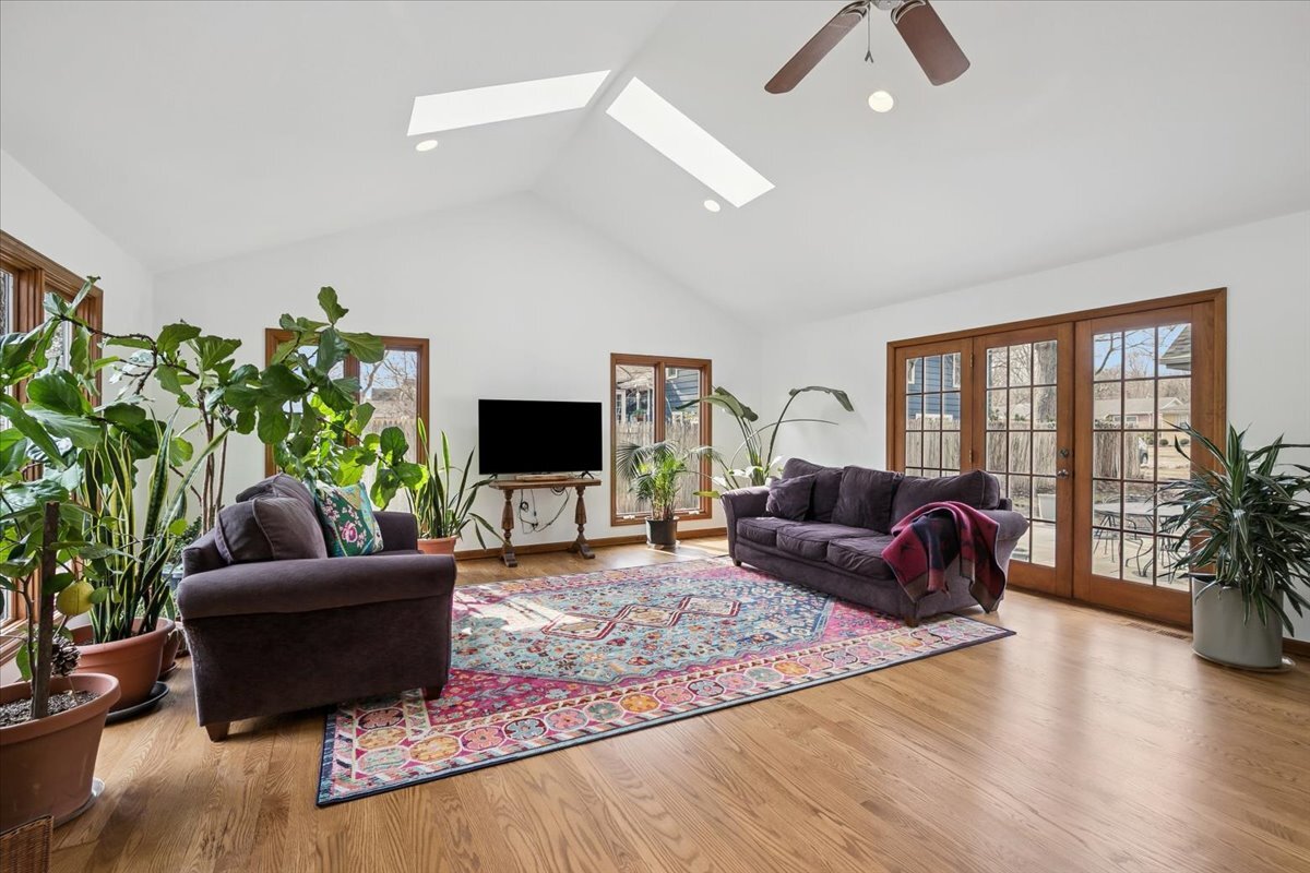50 W Blodgett Avenue