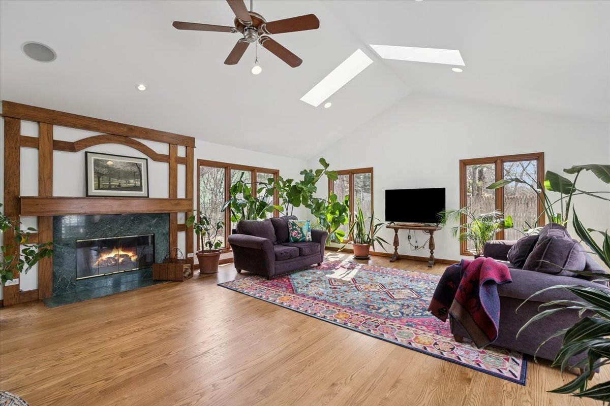 50 W Blodgett Avenue
