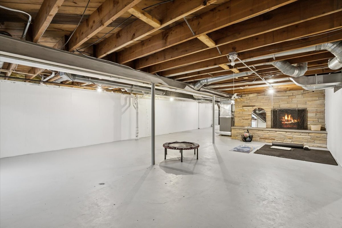 50 W Blodgett Avenue