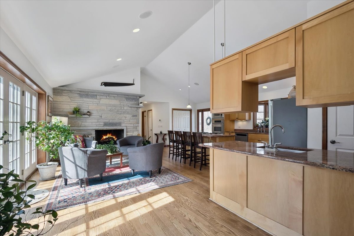 50 W Blodgett Avenue