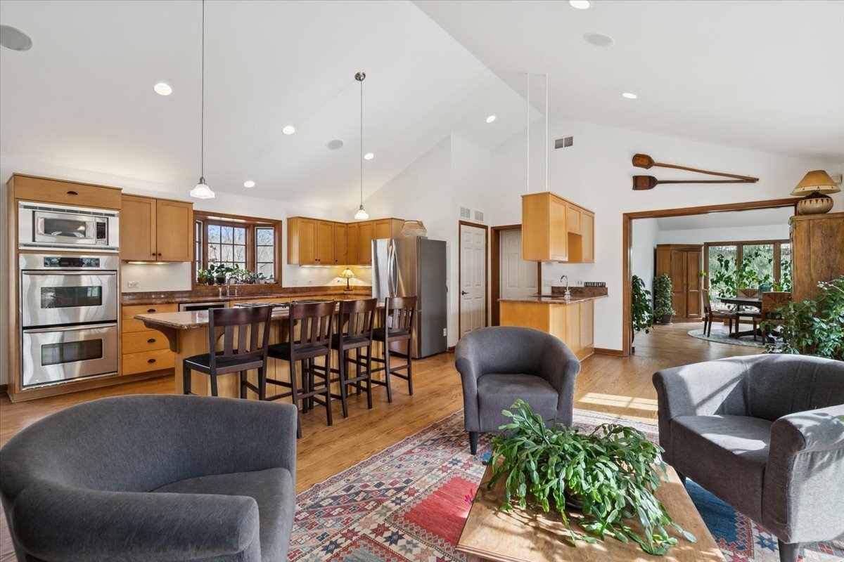 50 W Blodgett Avenue