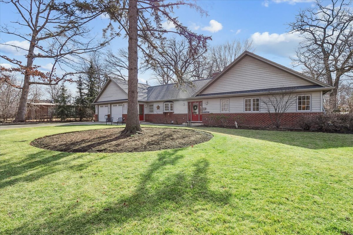 50 W Blodgett Avenue