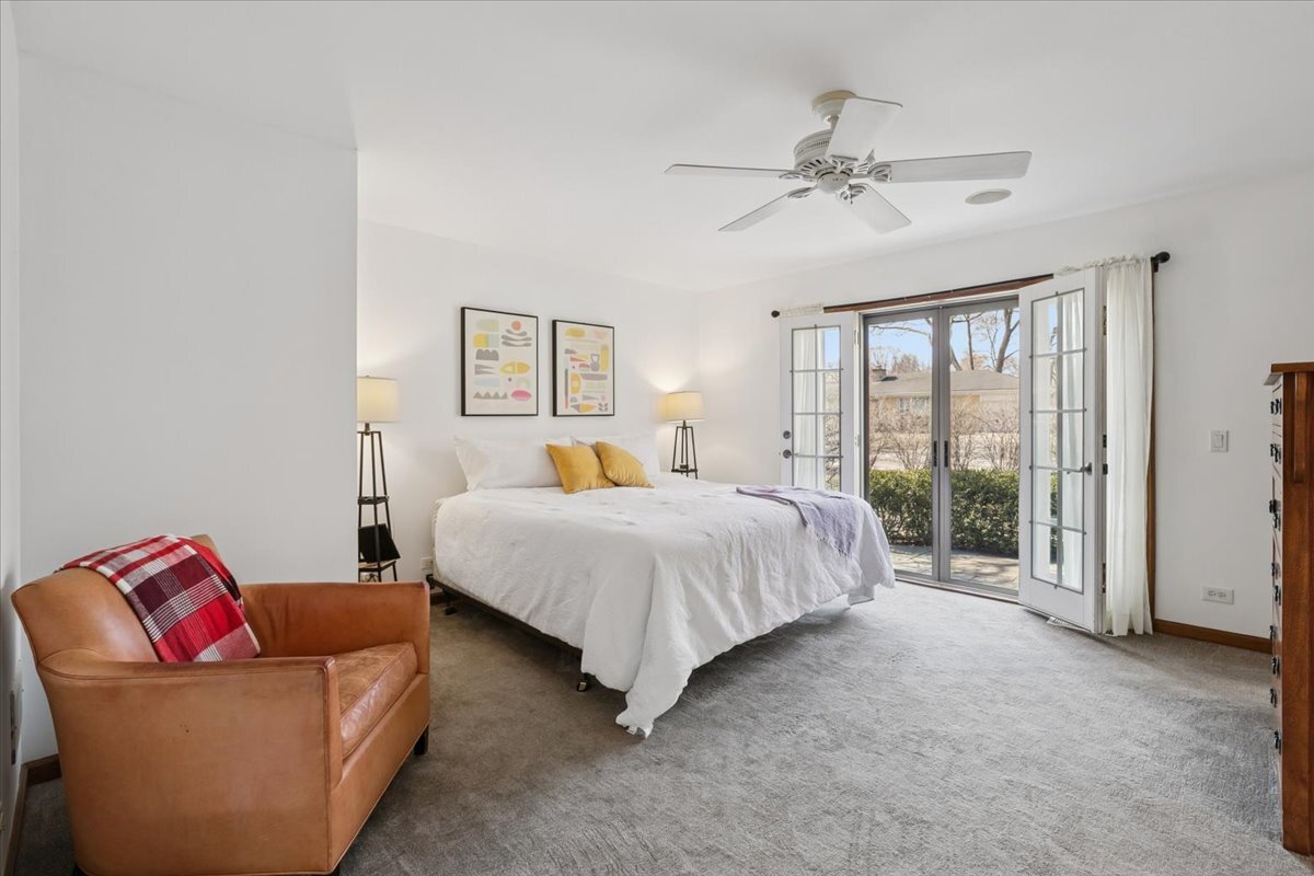 50 W Blodgett Avenue