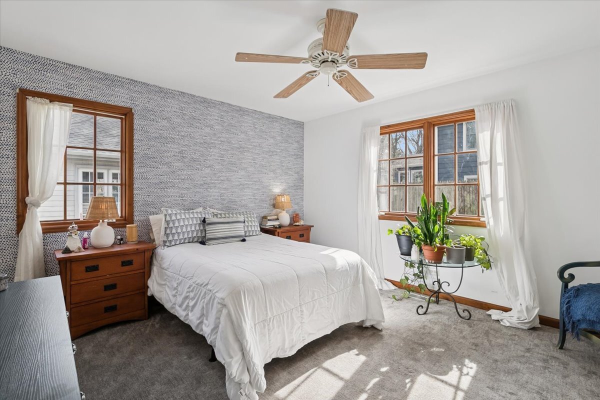 50 W Blodgett Avenue
