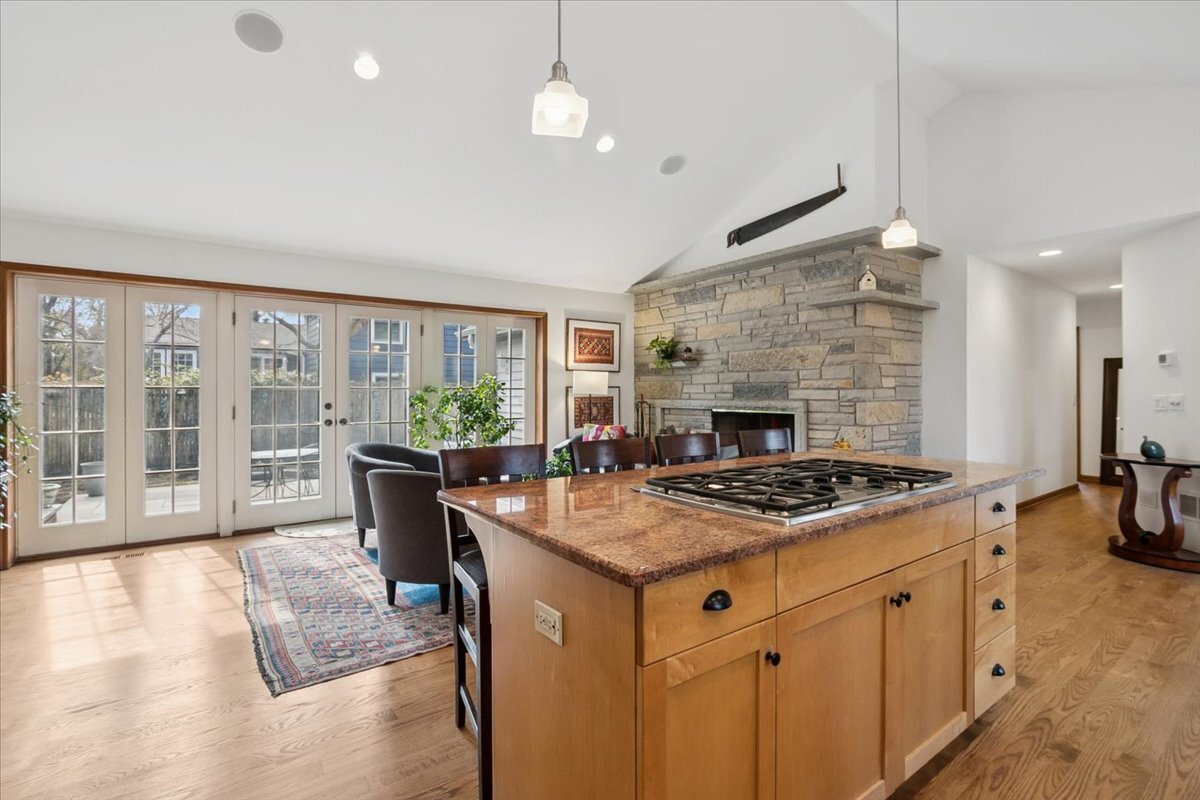 50 W Blodgett Avenue