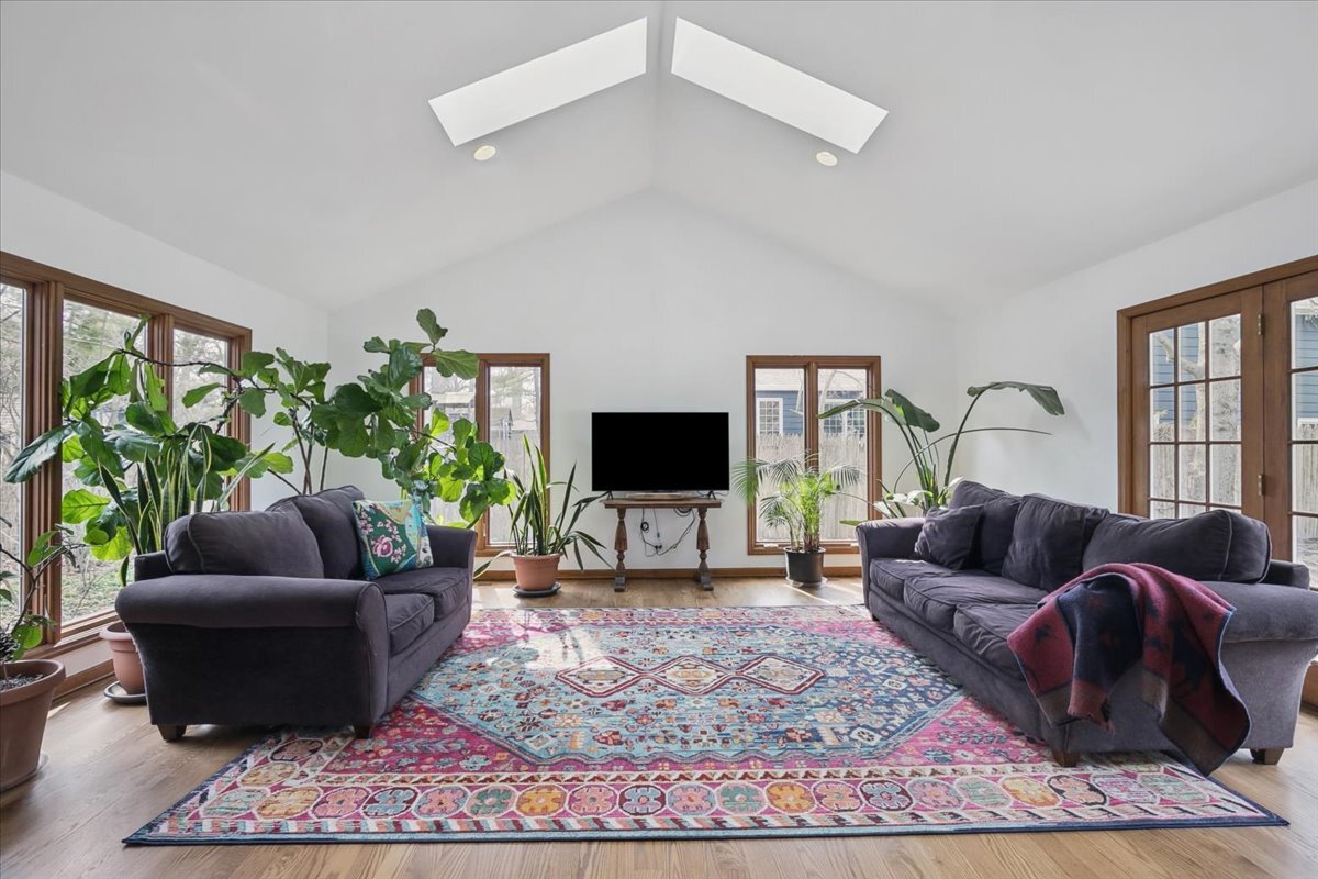 50 W Blodgett Avenue