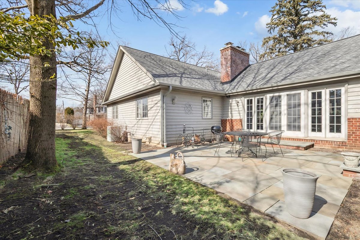 50 W Blodgett Avenue