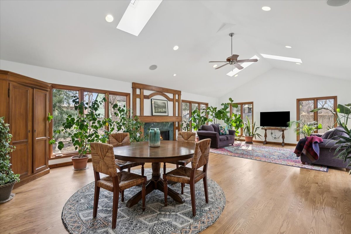 50 W Blodgett Avenue