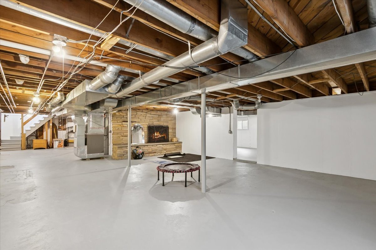 50 W Blodgett Avenue