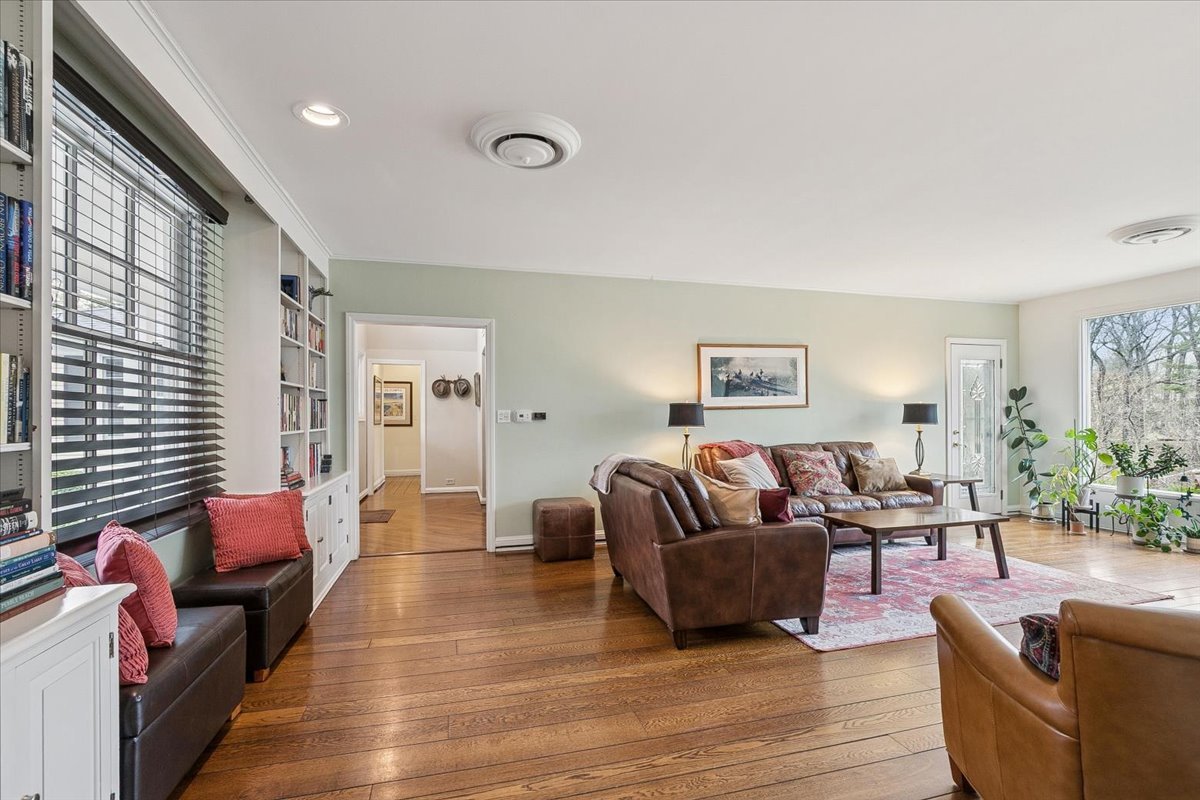 346 Crescent Drive