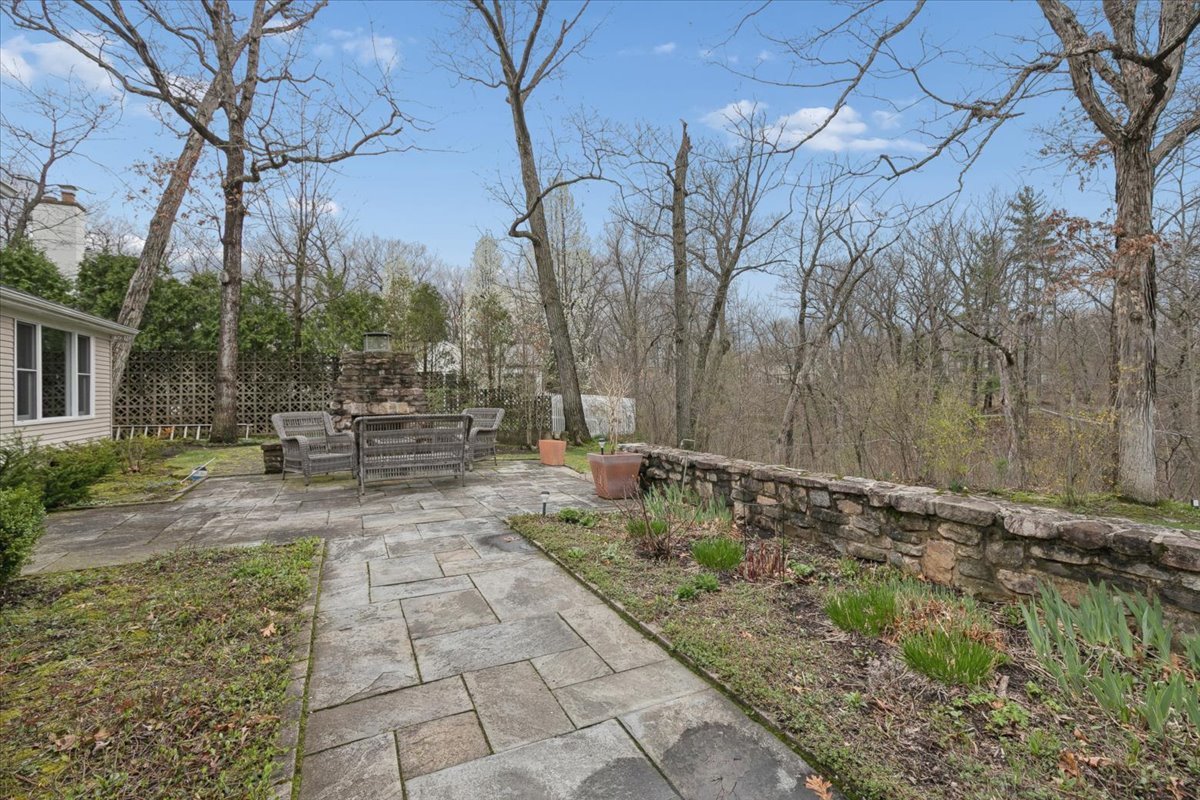 346 Crescent Drive