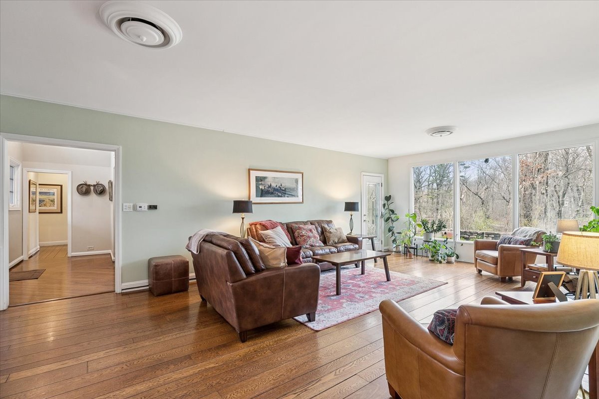 346 Crescent Drive
