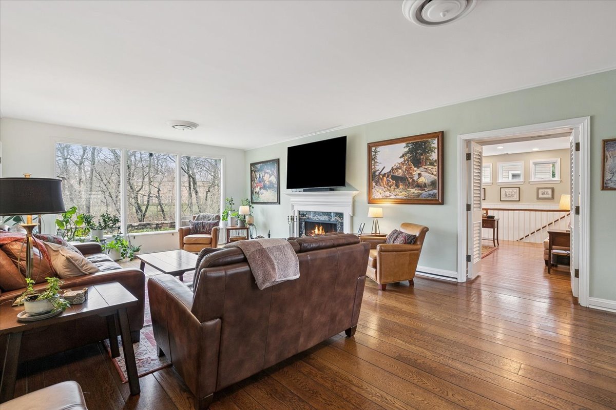 346 Crescent Drive