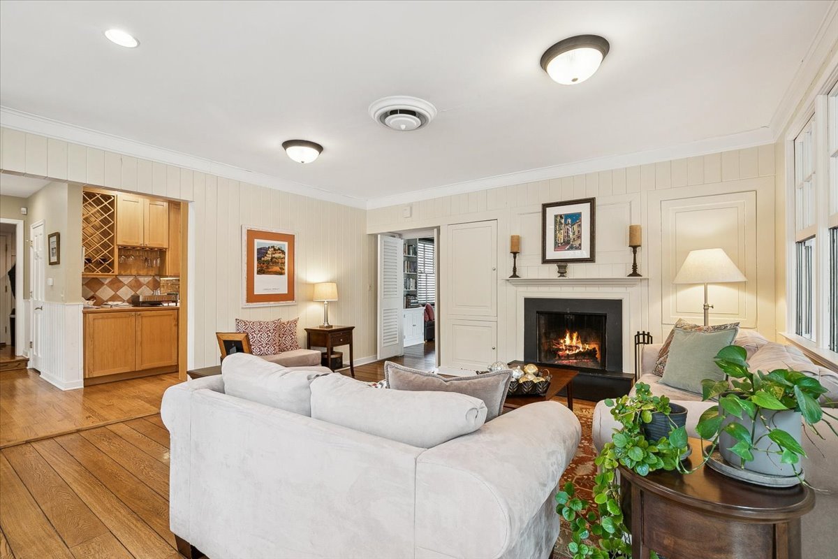 346 Crescent Drive