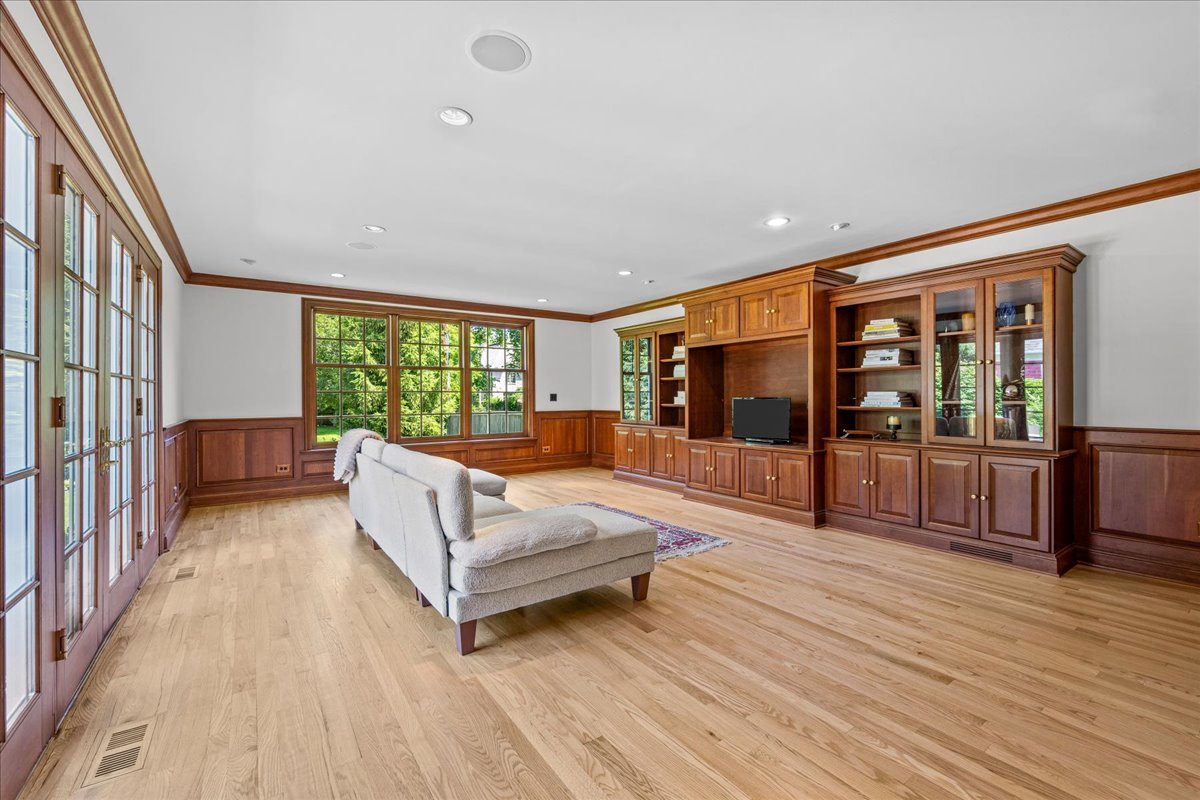 110 E Sheridan Road
