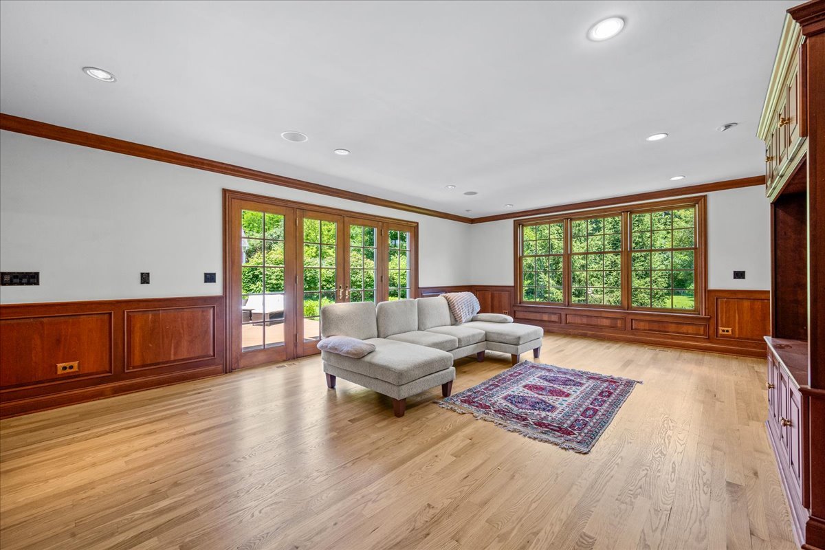 110 E Sheridan Road