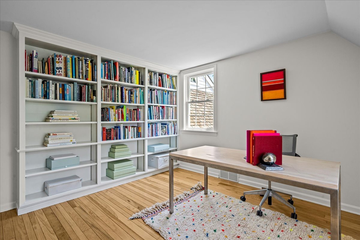 110 E Sheridan Road