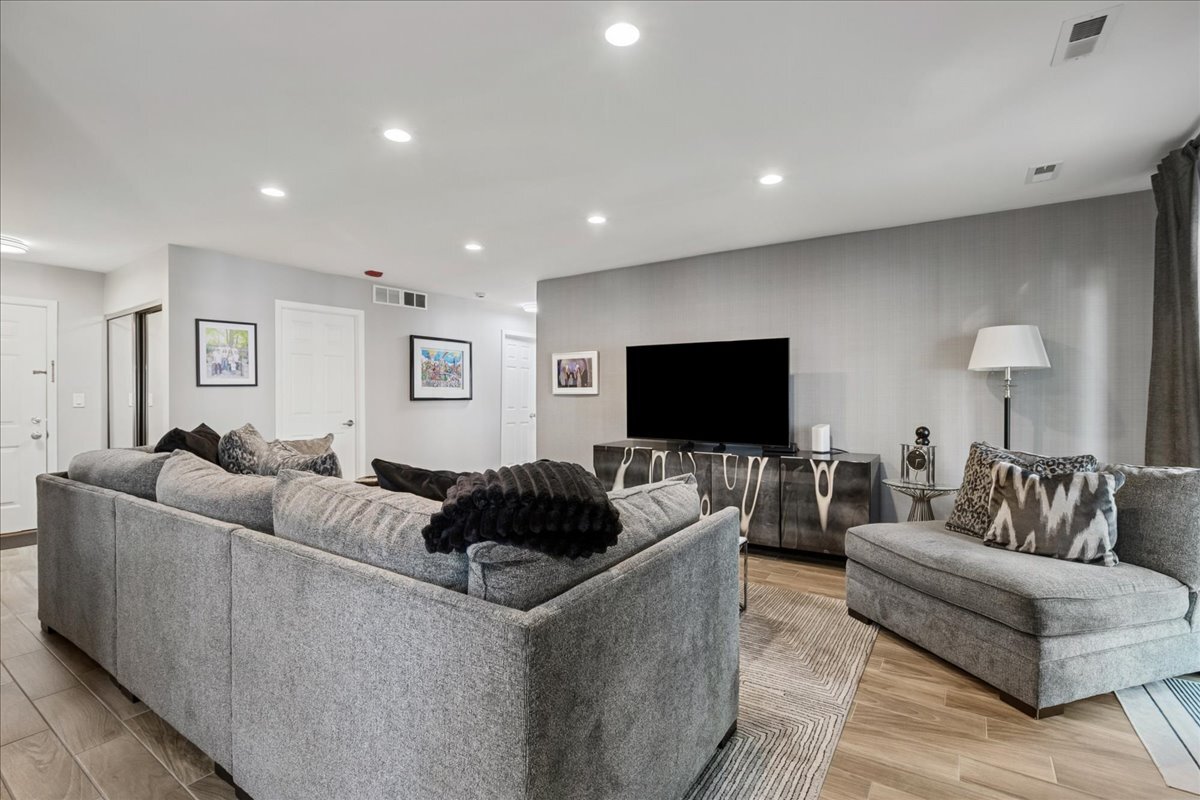 3030 Pheasant Creek Drive Unit: 103