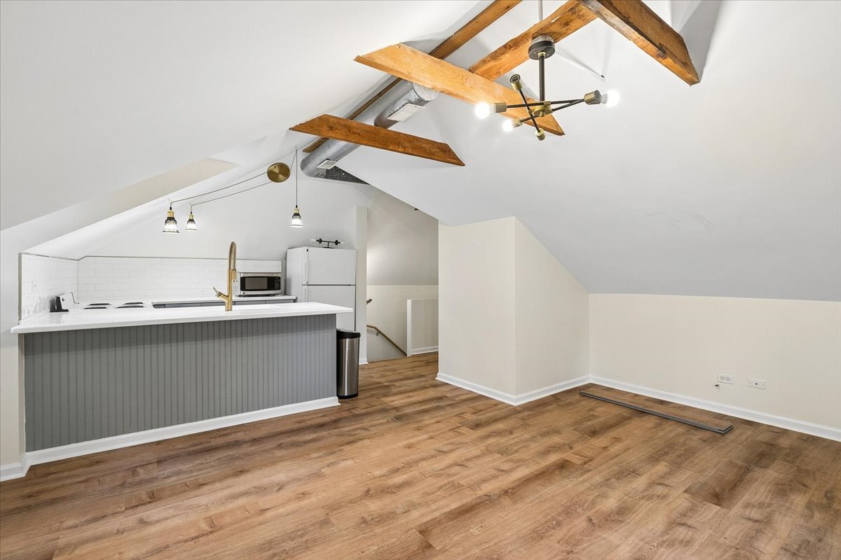 692 Cherry Avenue Unit: B