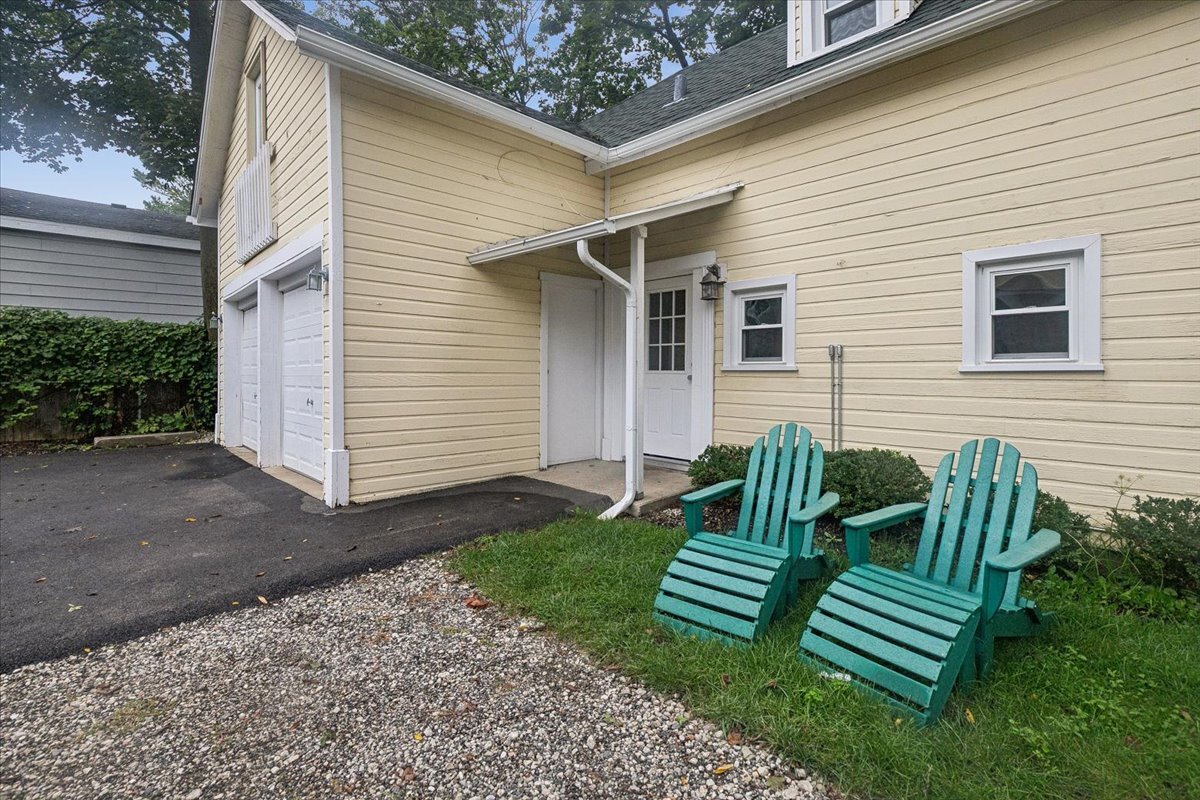692 Cherry Avenue Unit: B