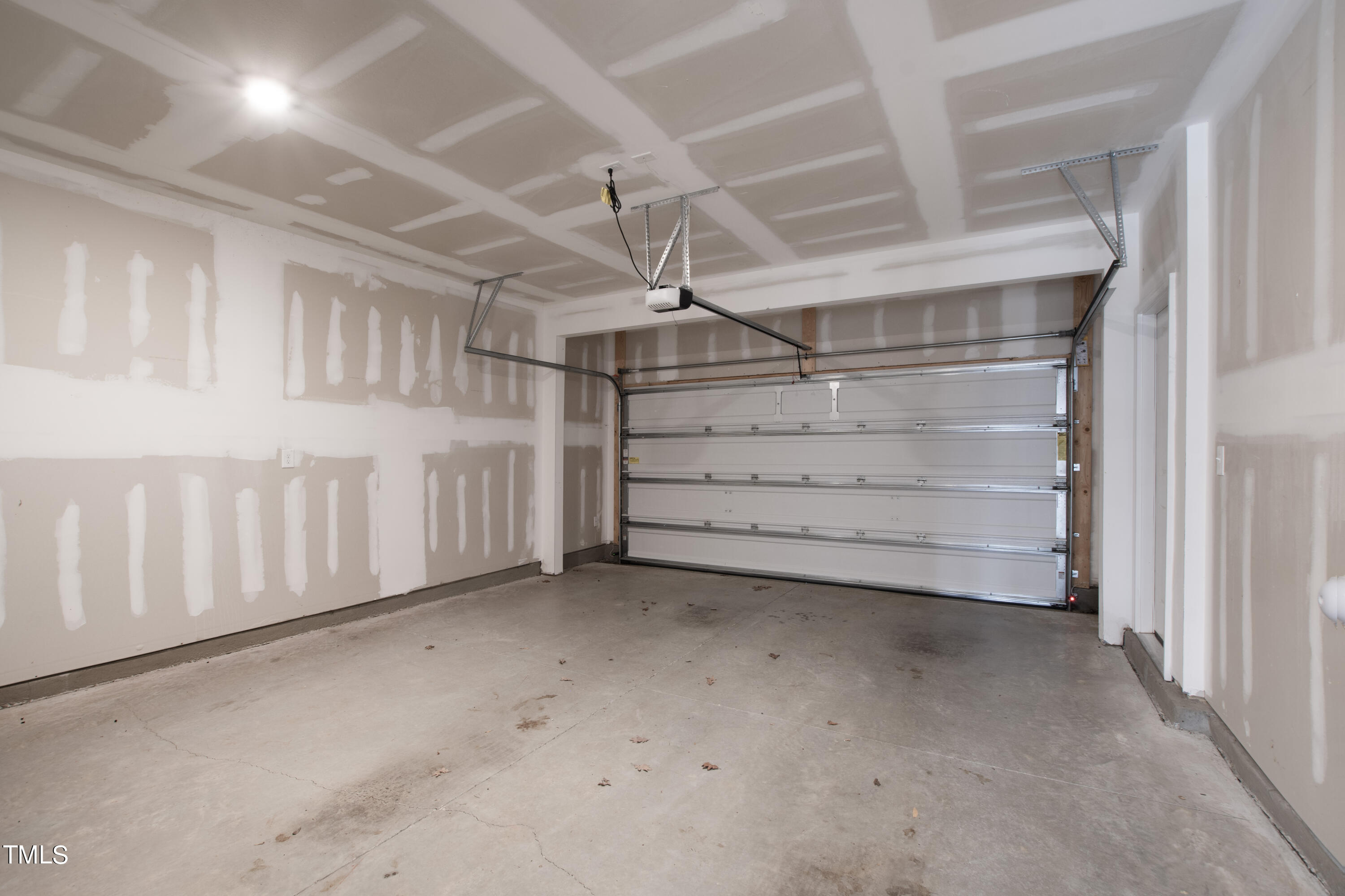 2883 Macintosh Woods Drive