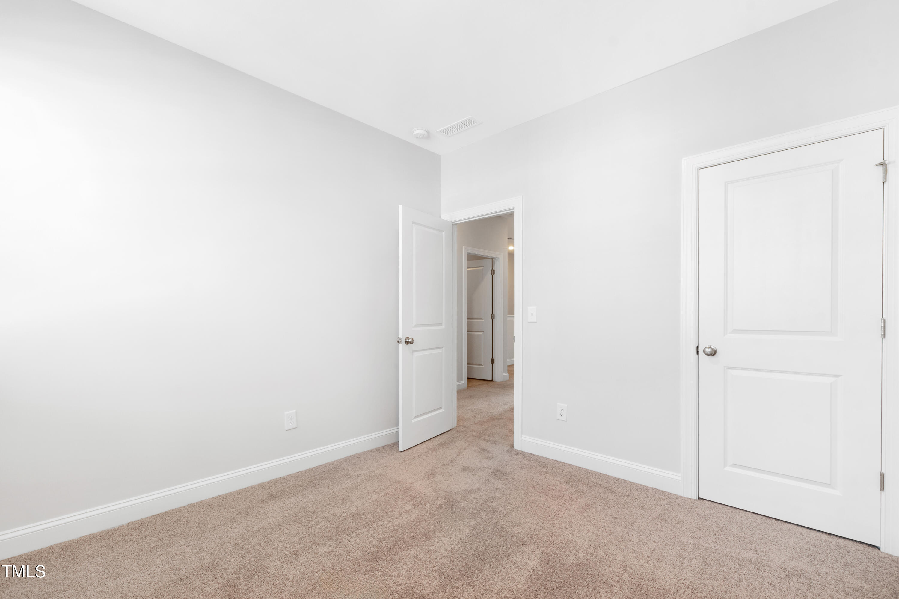 2883 Macintosh Woods Drive