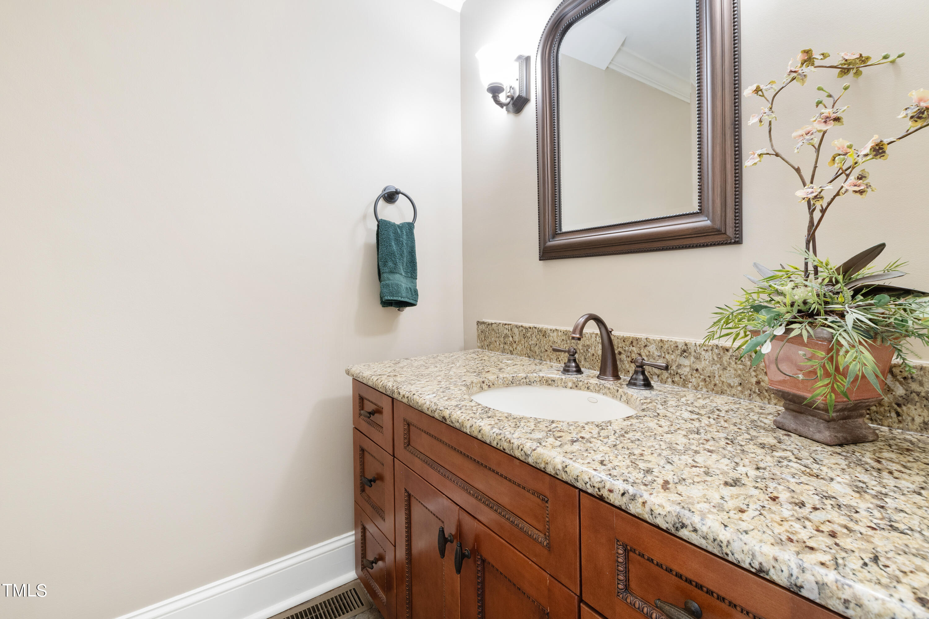 1012 Quiet Ridge Circle