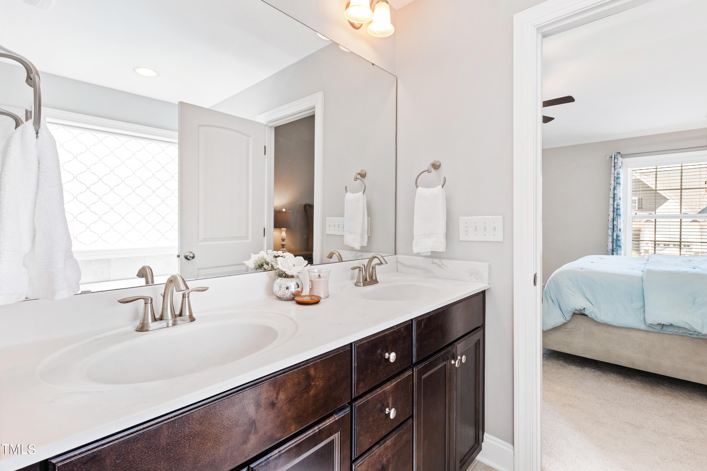 5240 Copain Cove