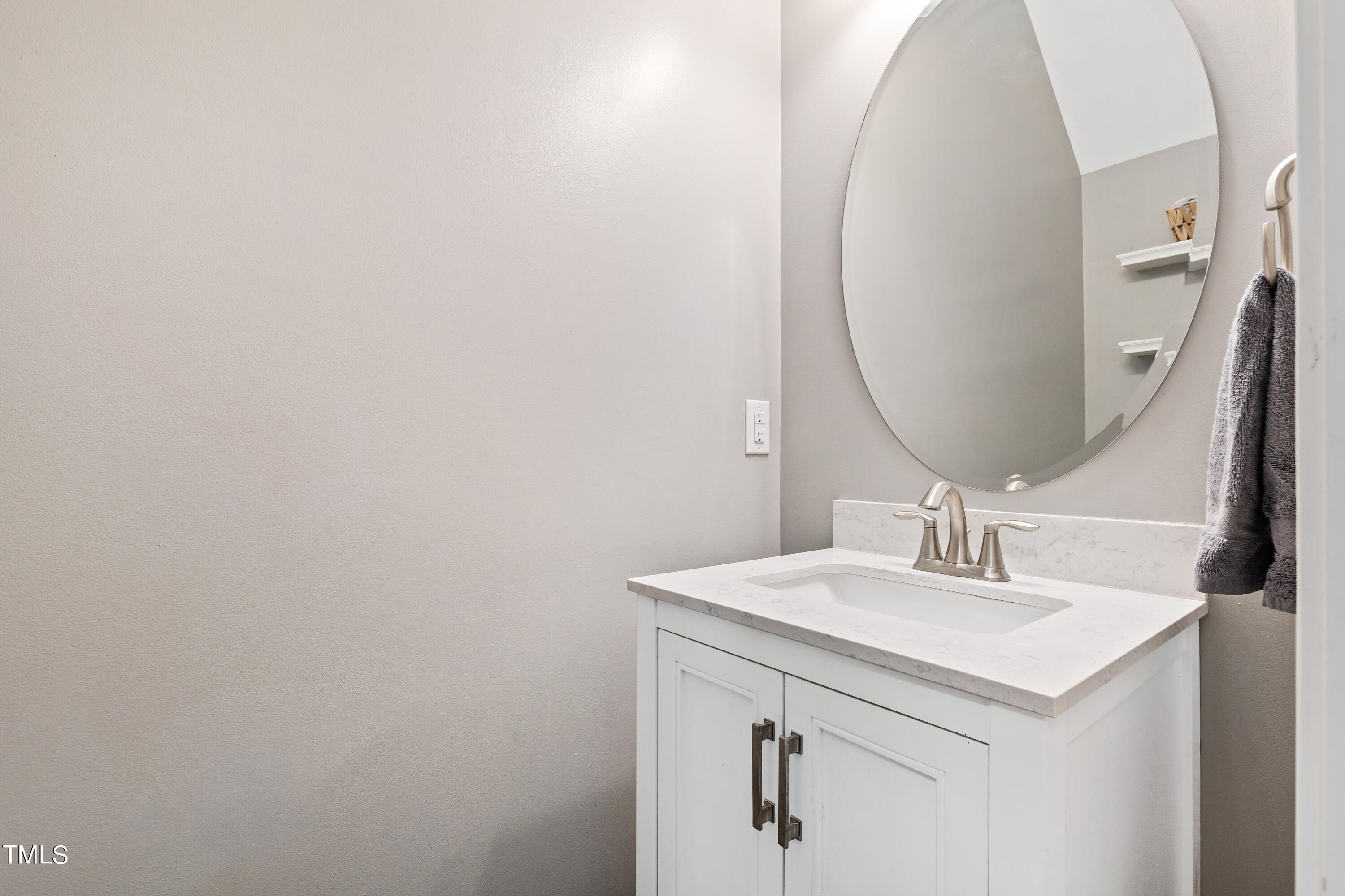 5240 Copain Cove