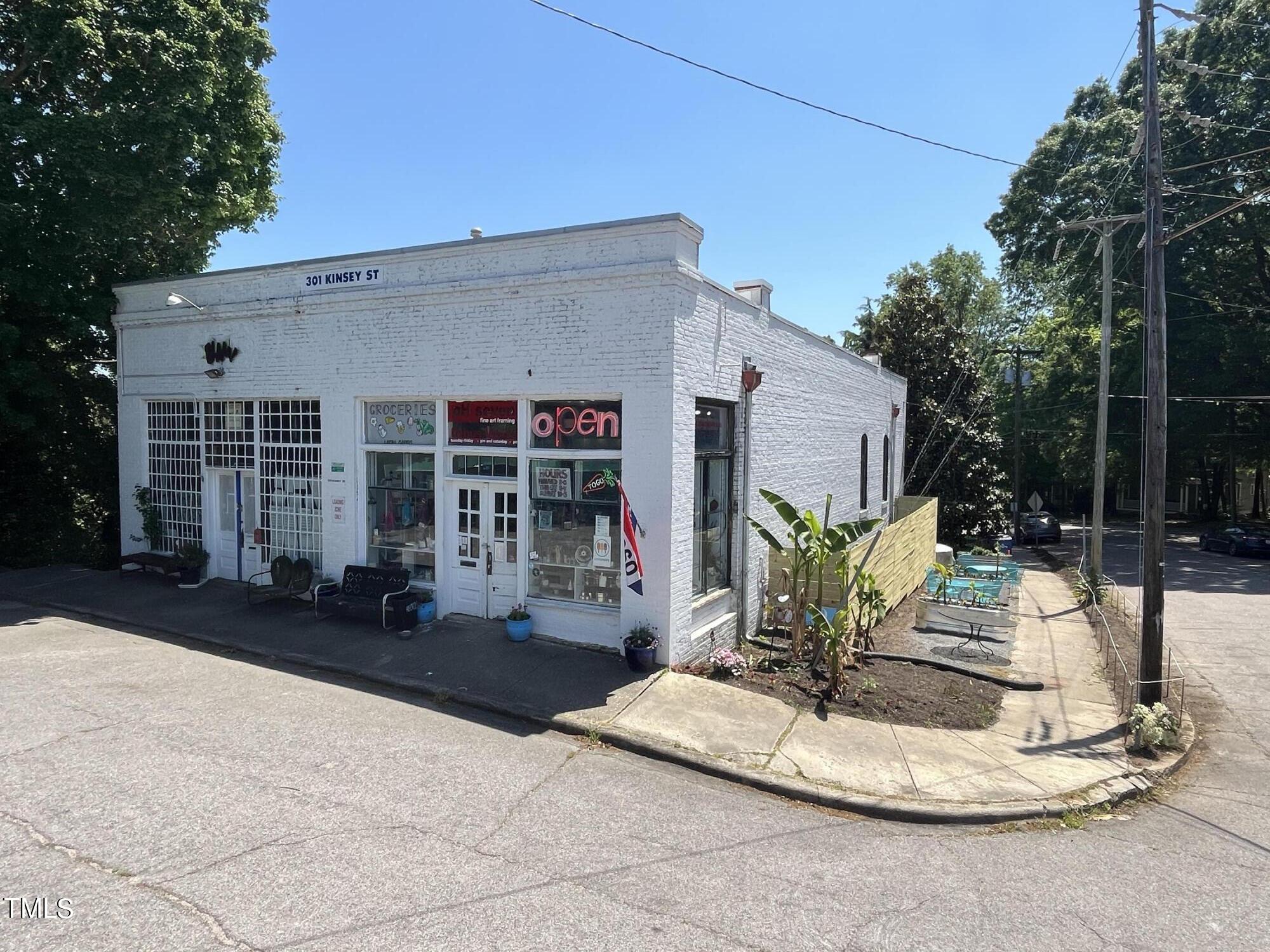 903 W Lenoir Street