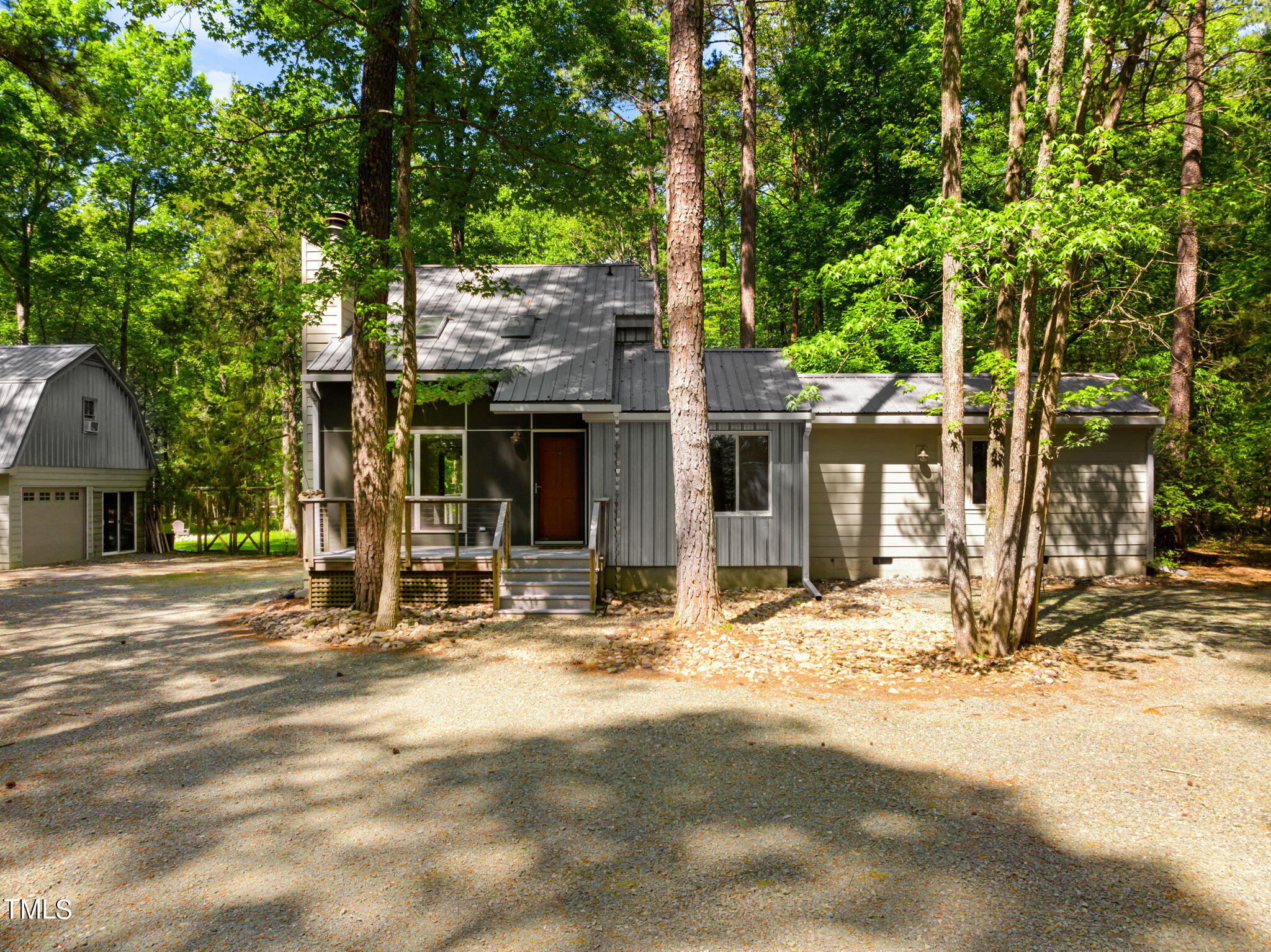 2613 Overland Passage Road