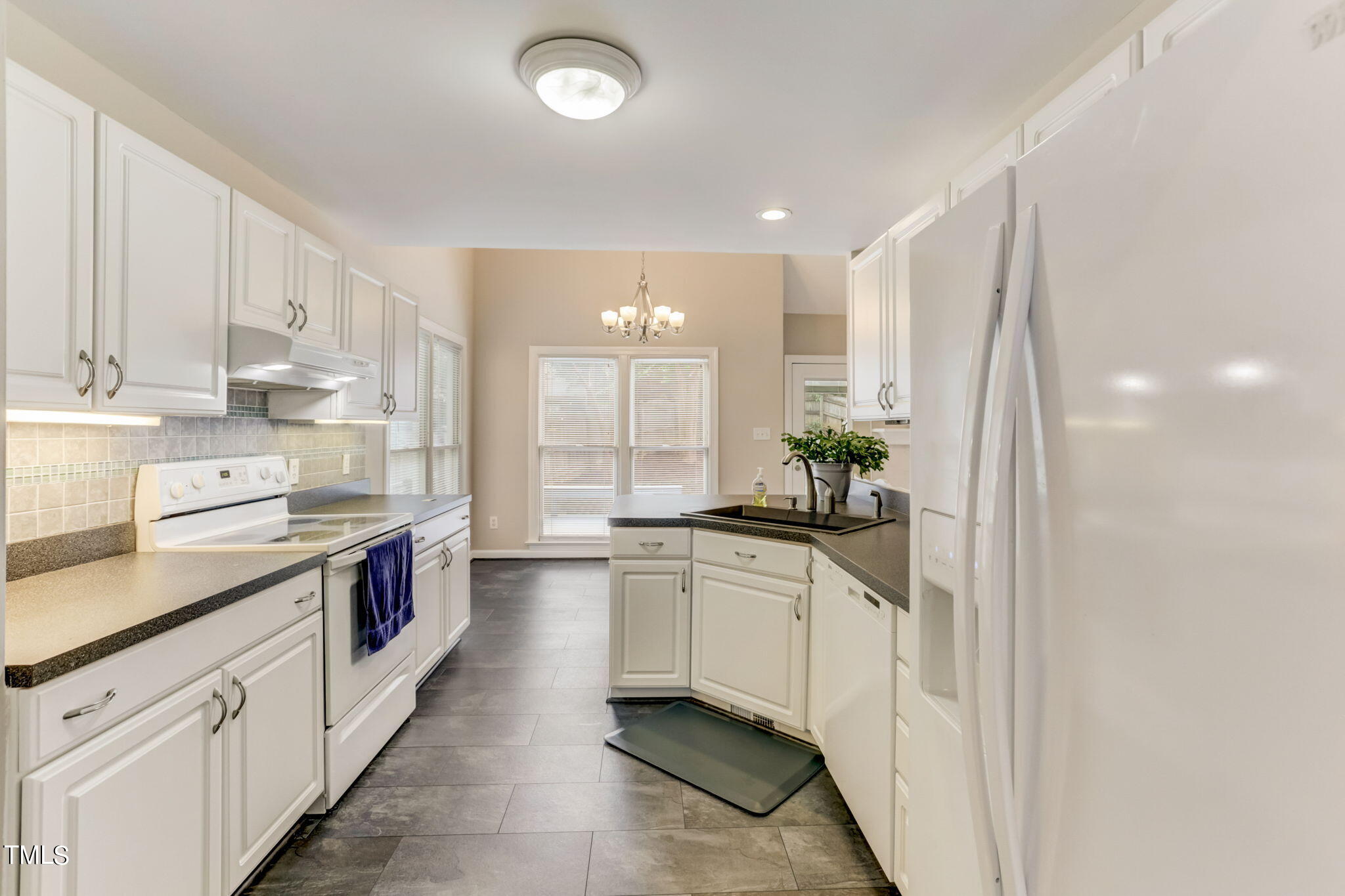 1425 Opal Court