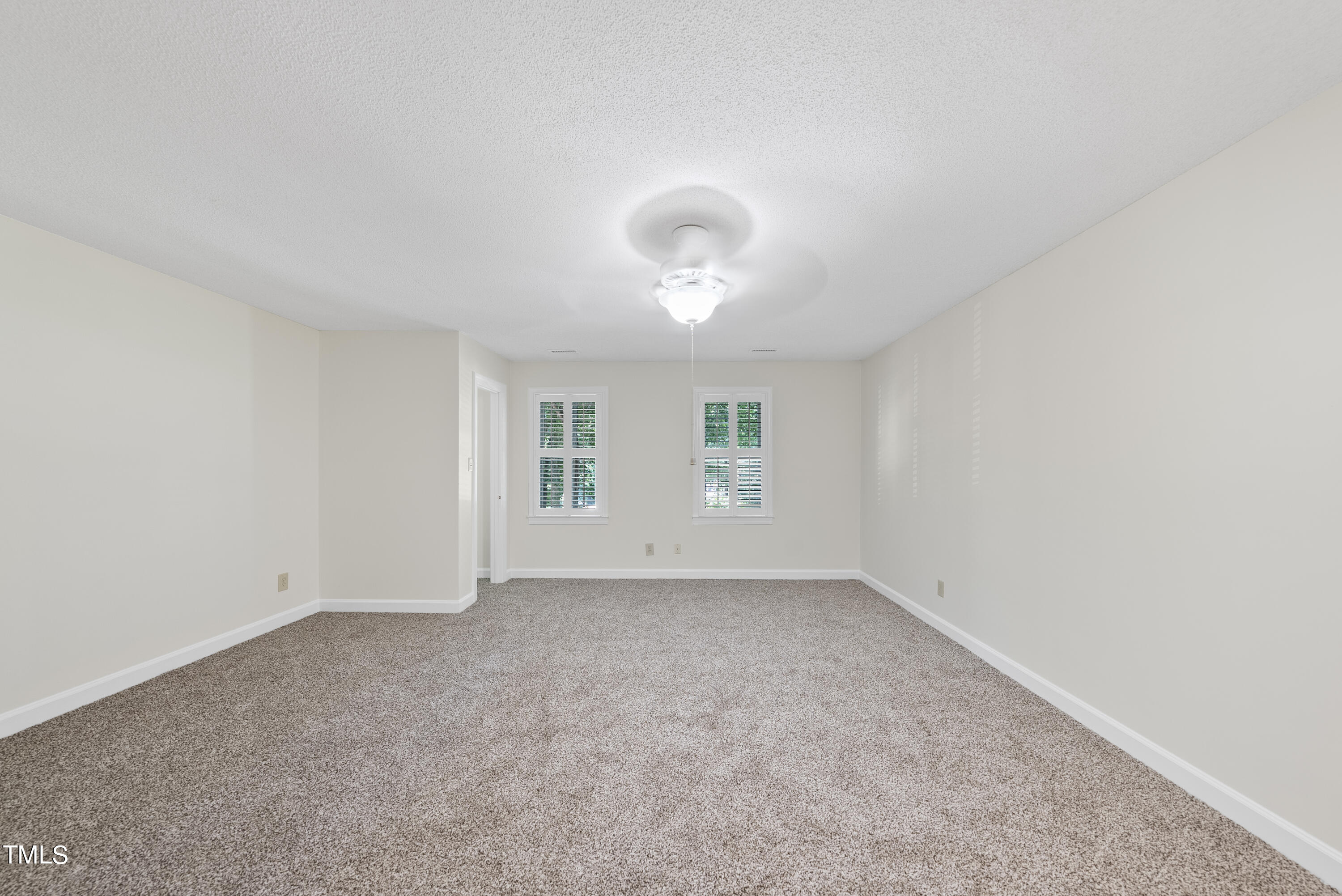 8100 Kingsland Drive