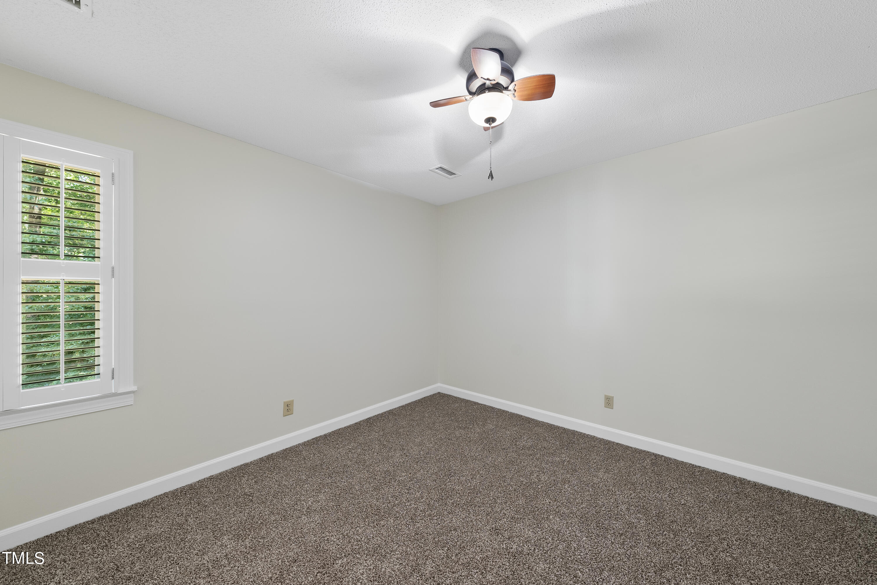 8100 Kingsland Drive