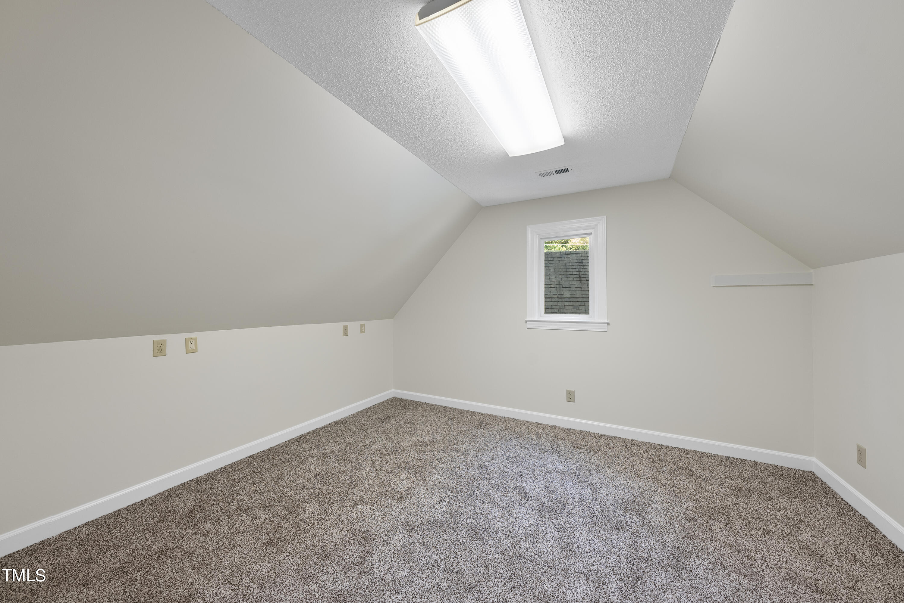 8100 Kingsland Drive