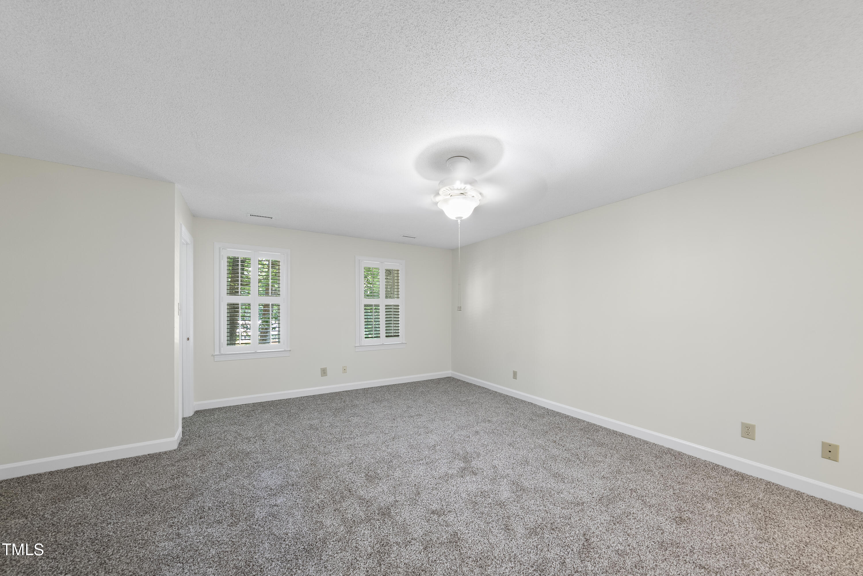 8100 Kingsland Drive