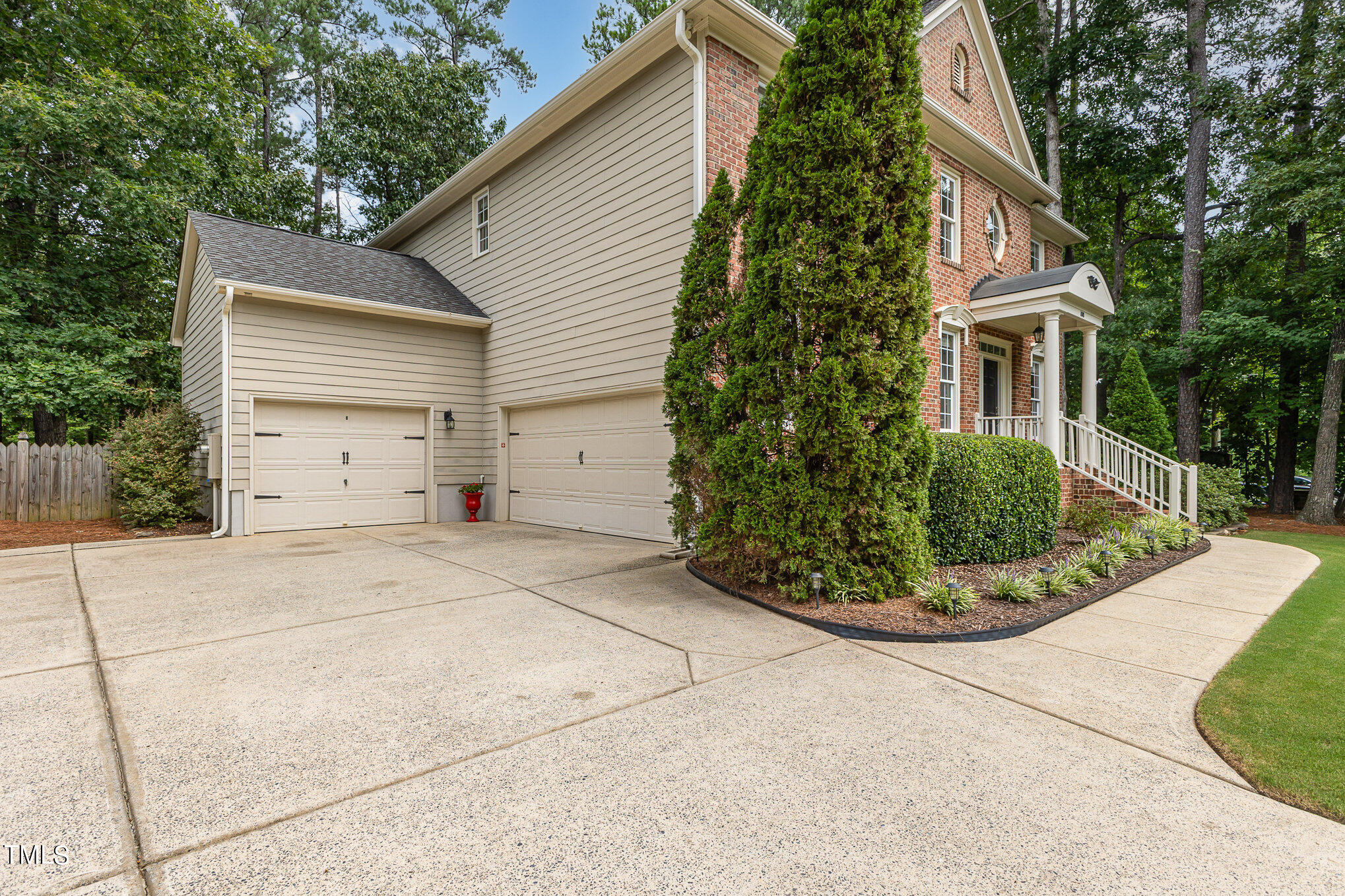 100 Arlen Park Place
