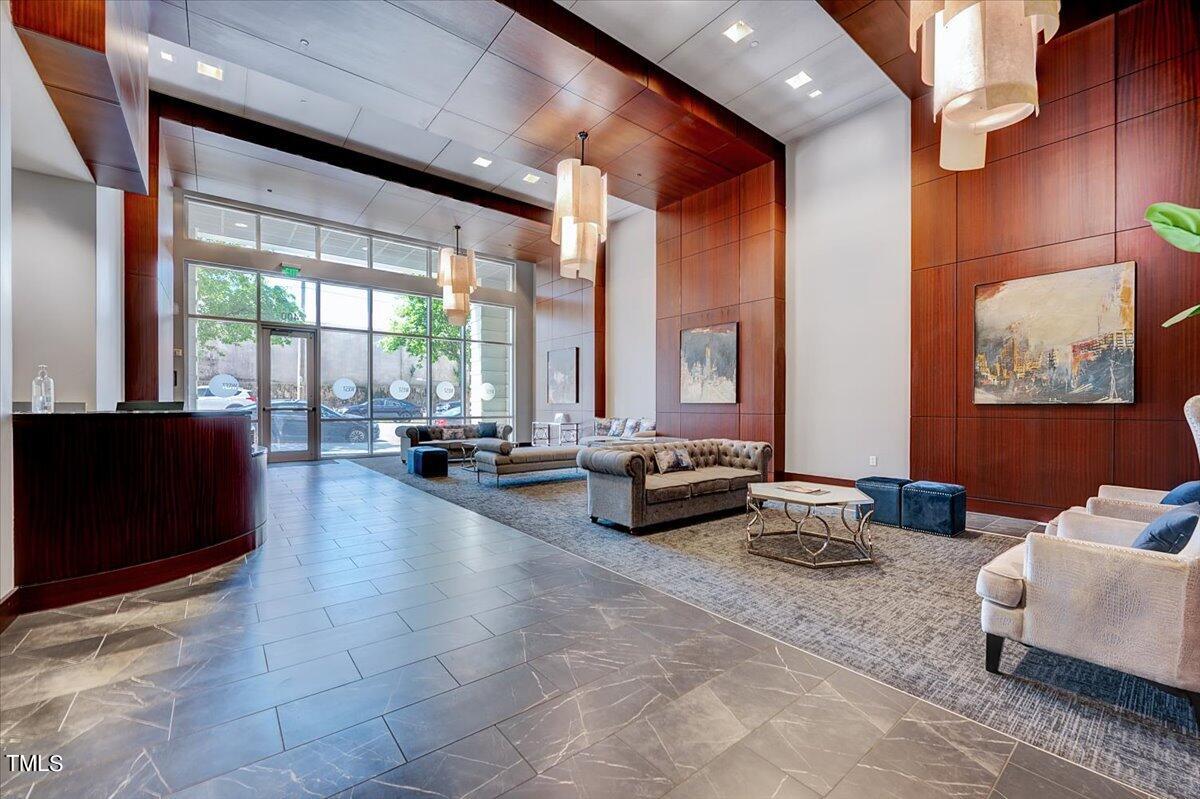 400 W North Street # 1602