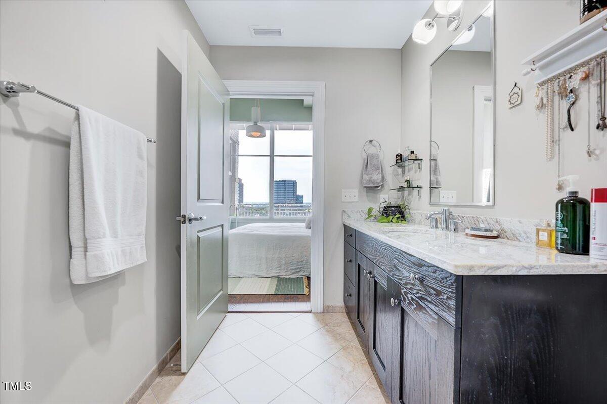400 W North Street # 1602