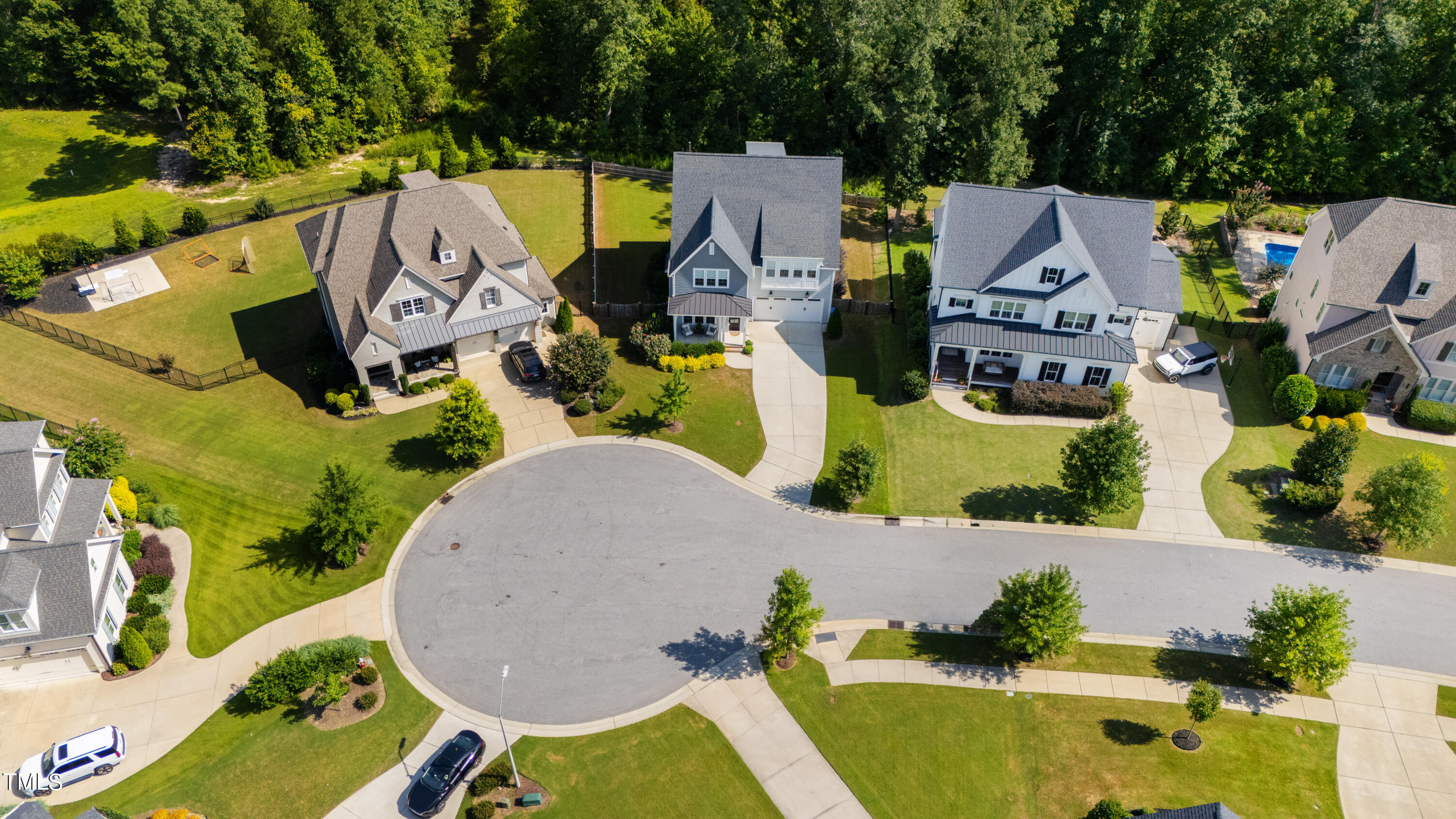 320 Harewood Place