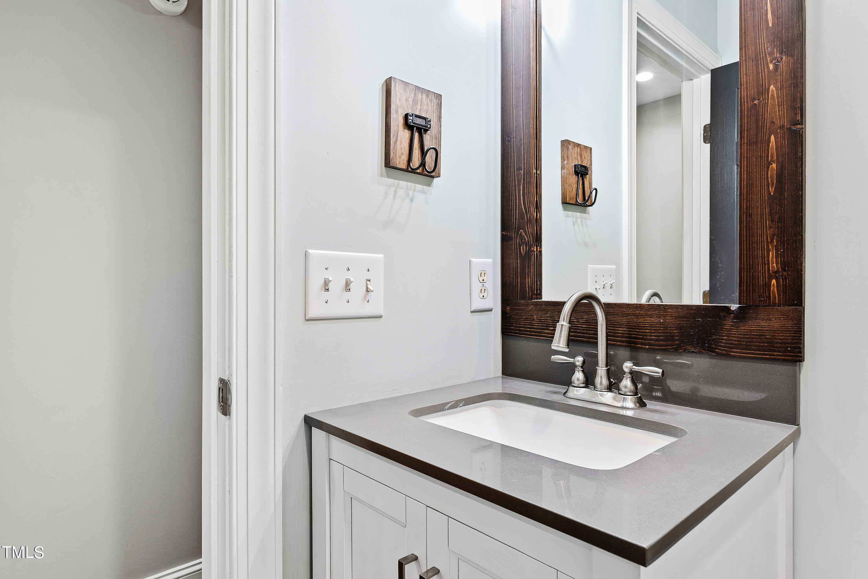 2804 Hunters Retreat Court