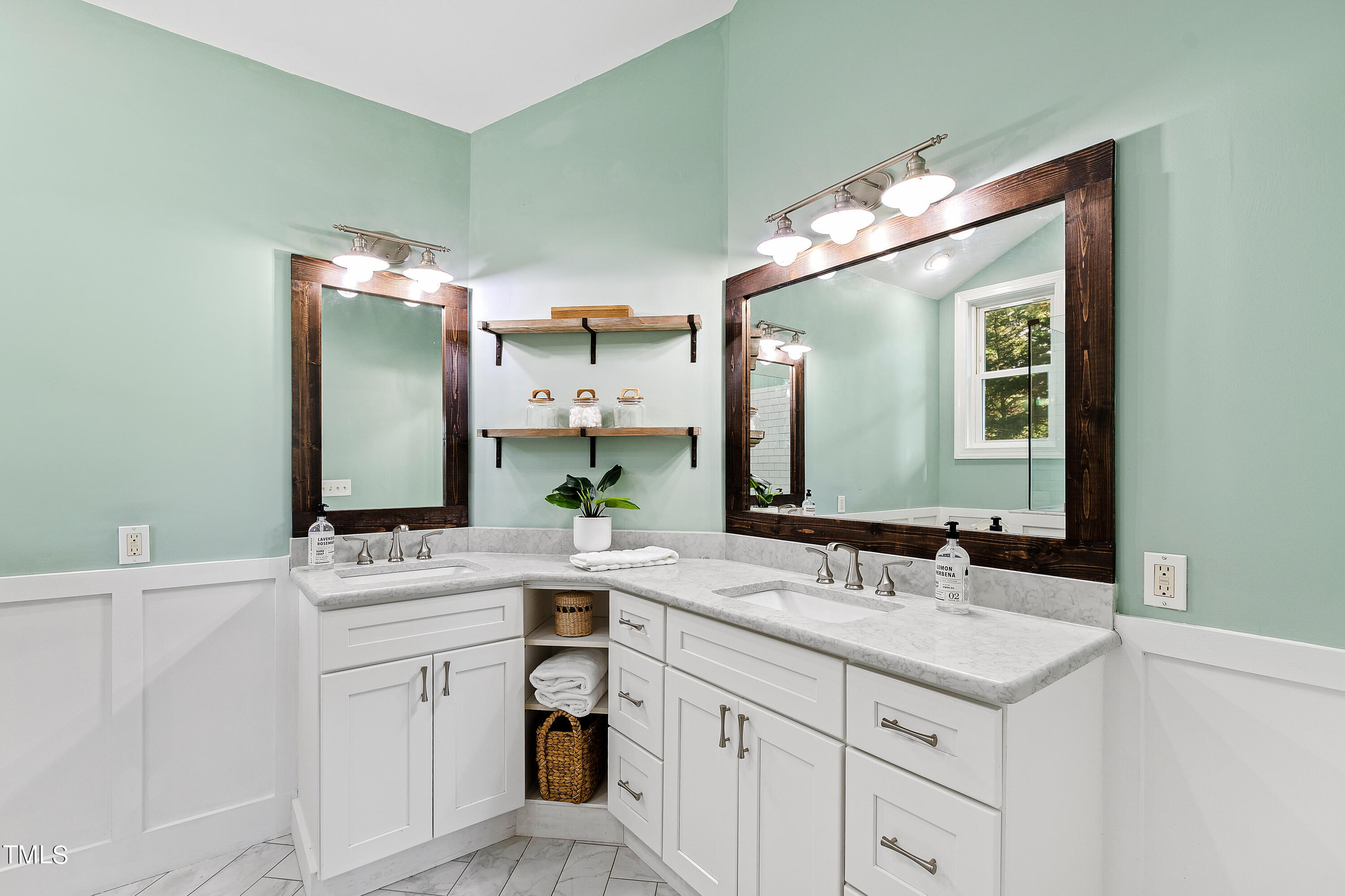 2804 Hunters Retreat Court