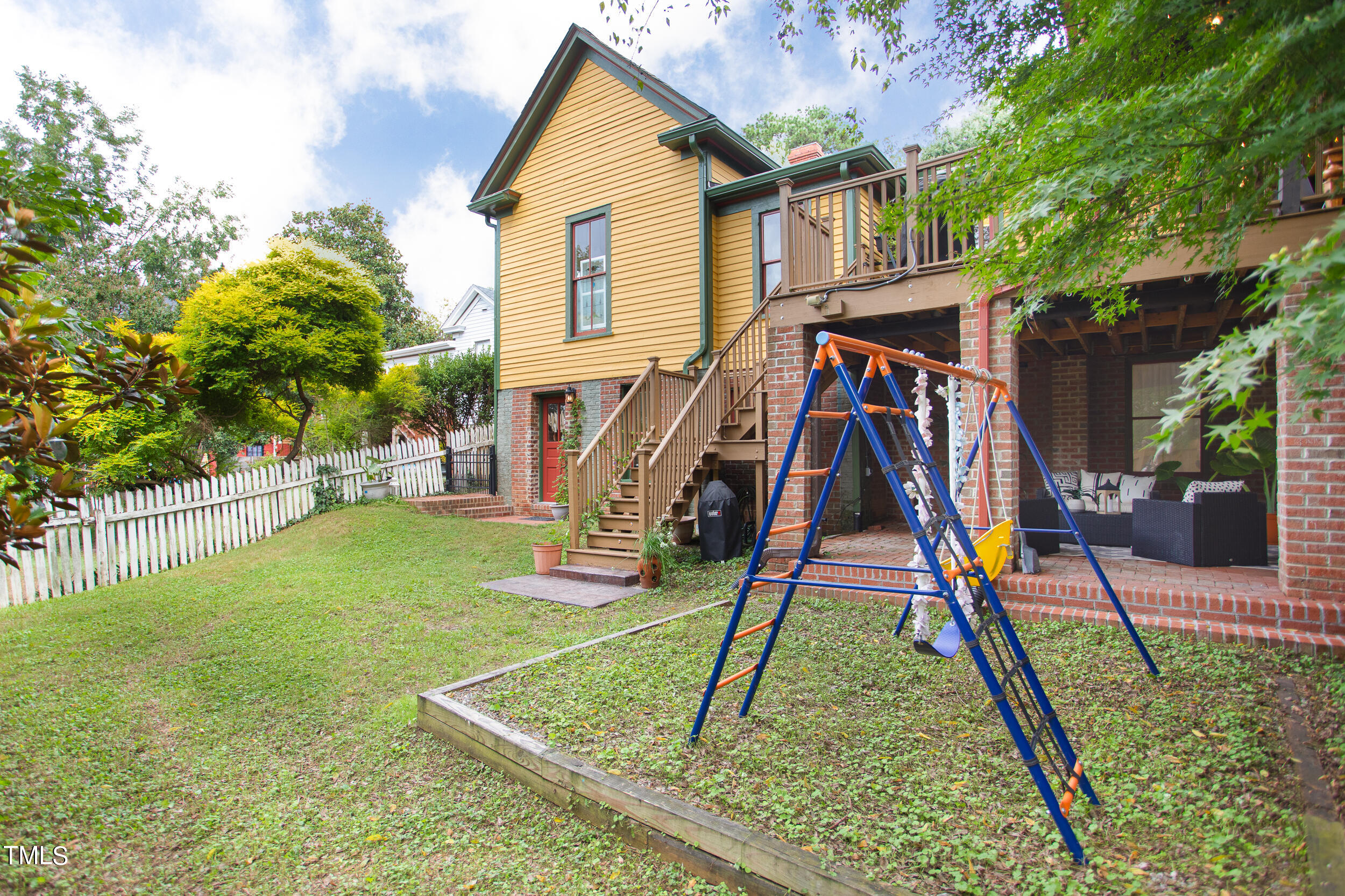 215 N East Street