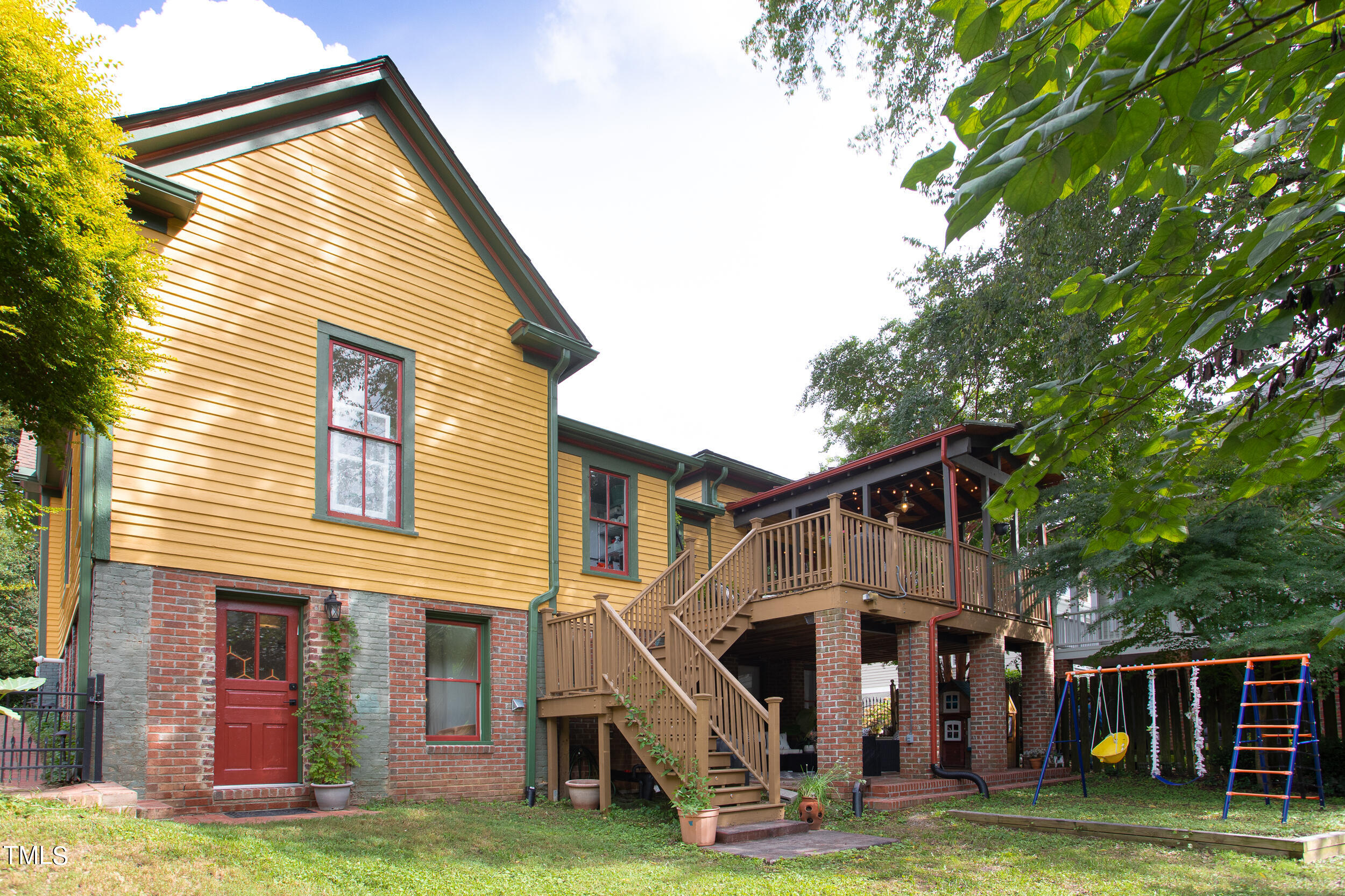 215 N East Street