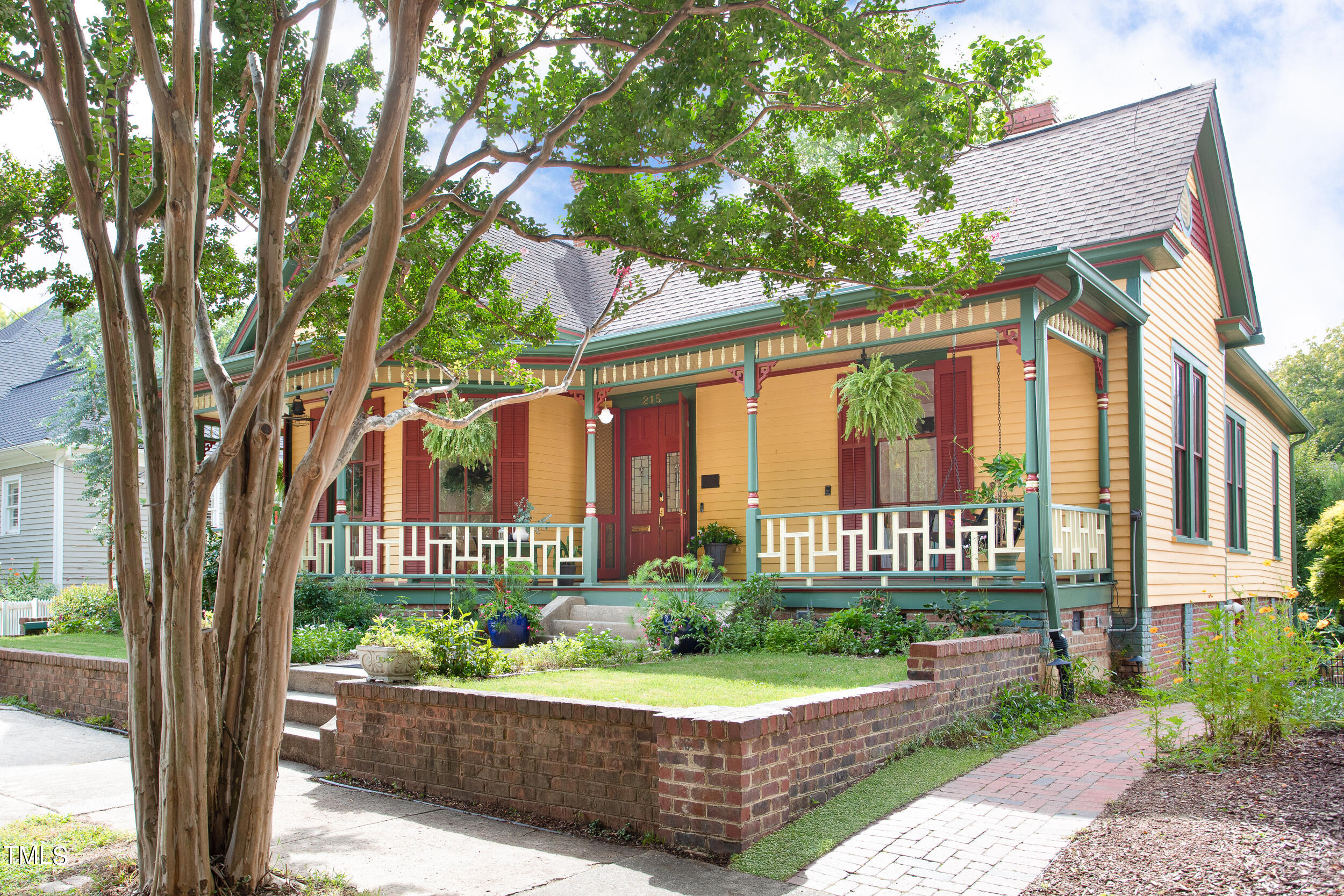 215 N East Street