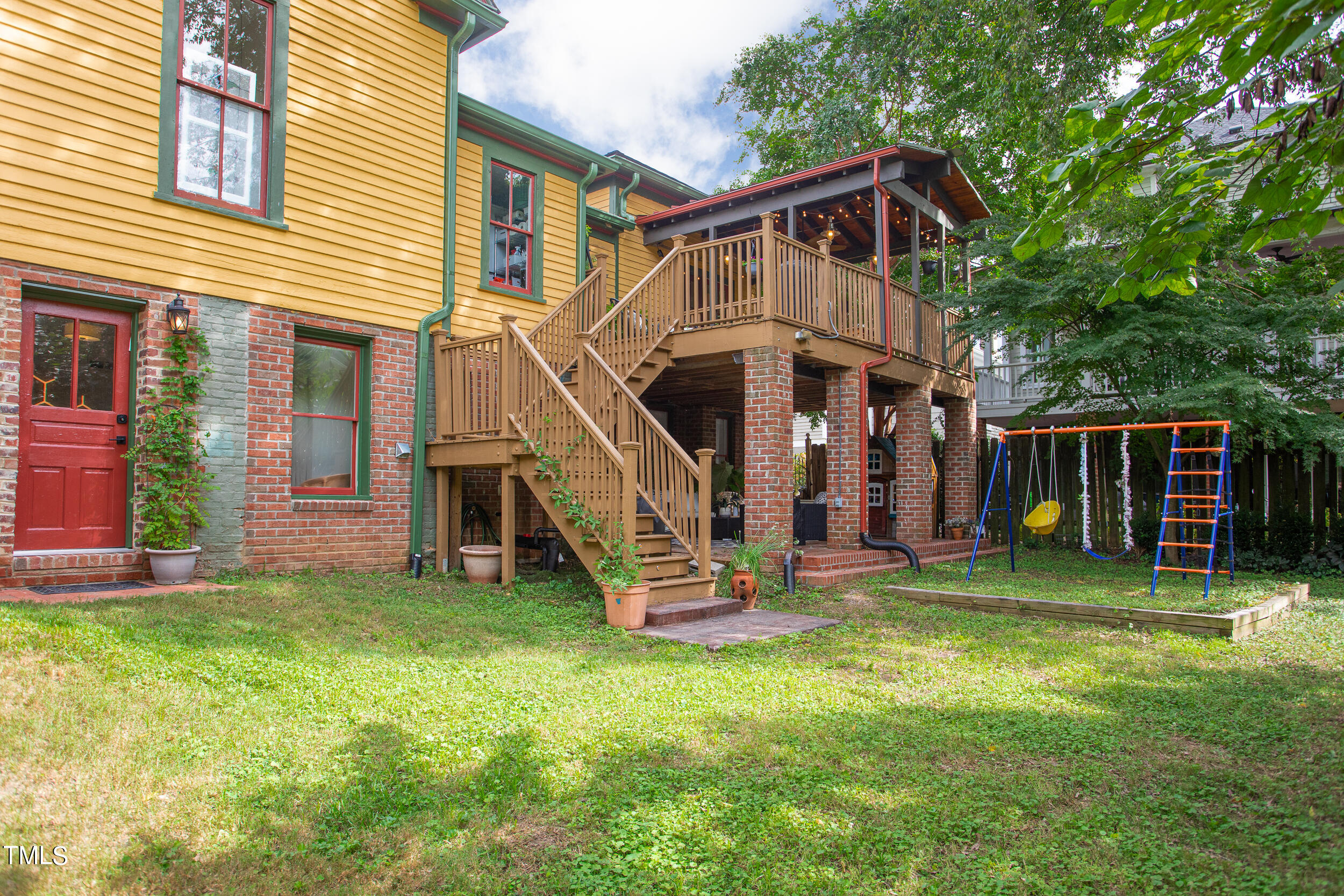 215 N East Street