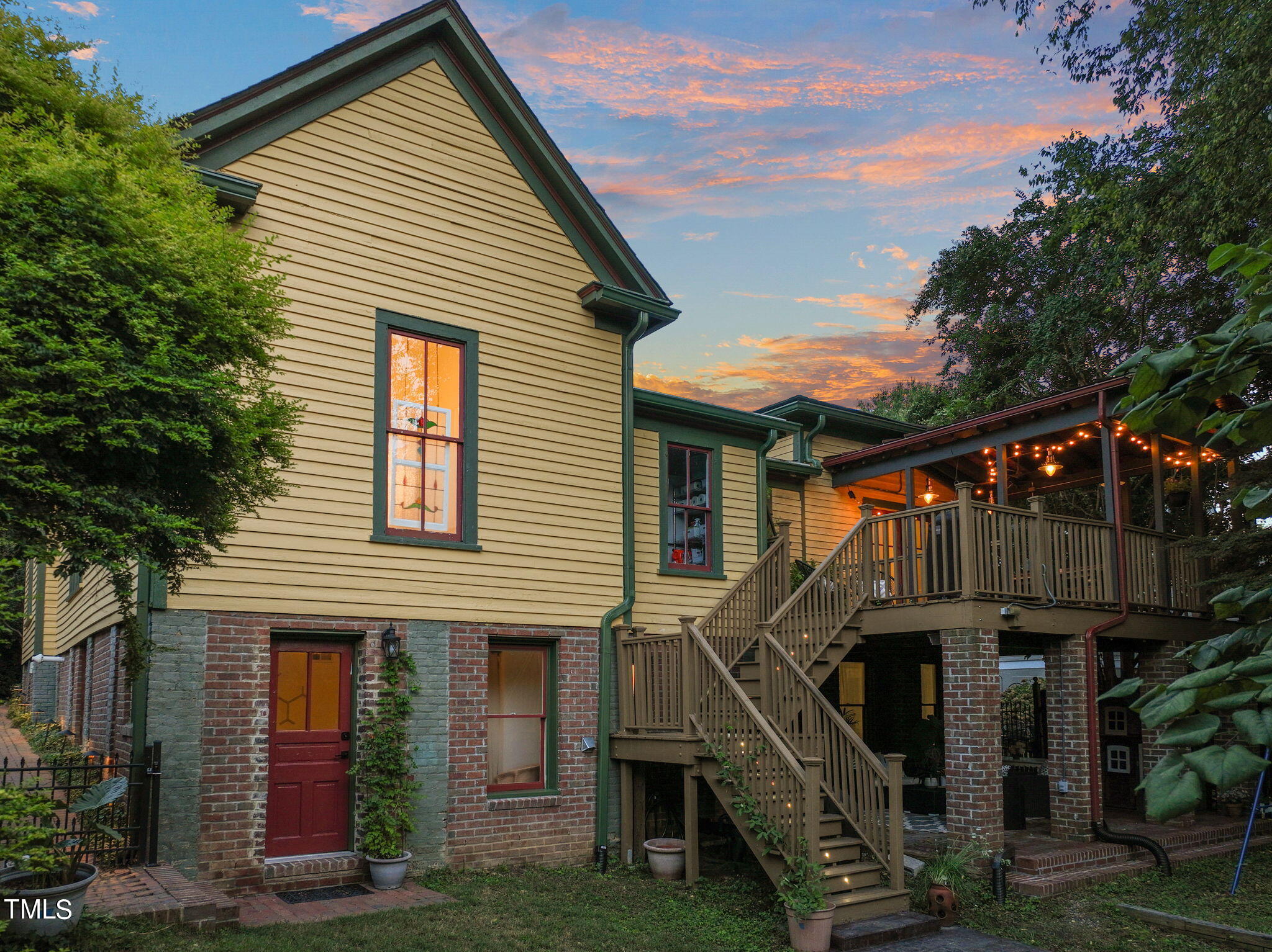 215 N East Street