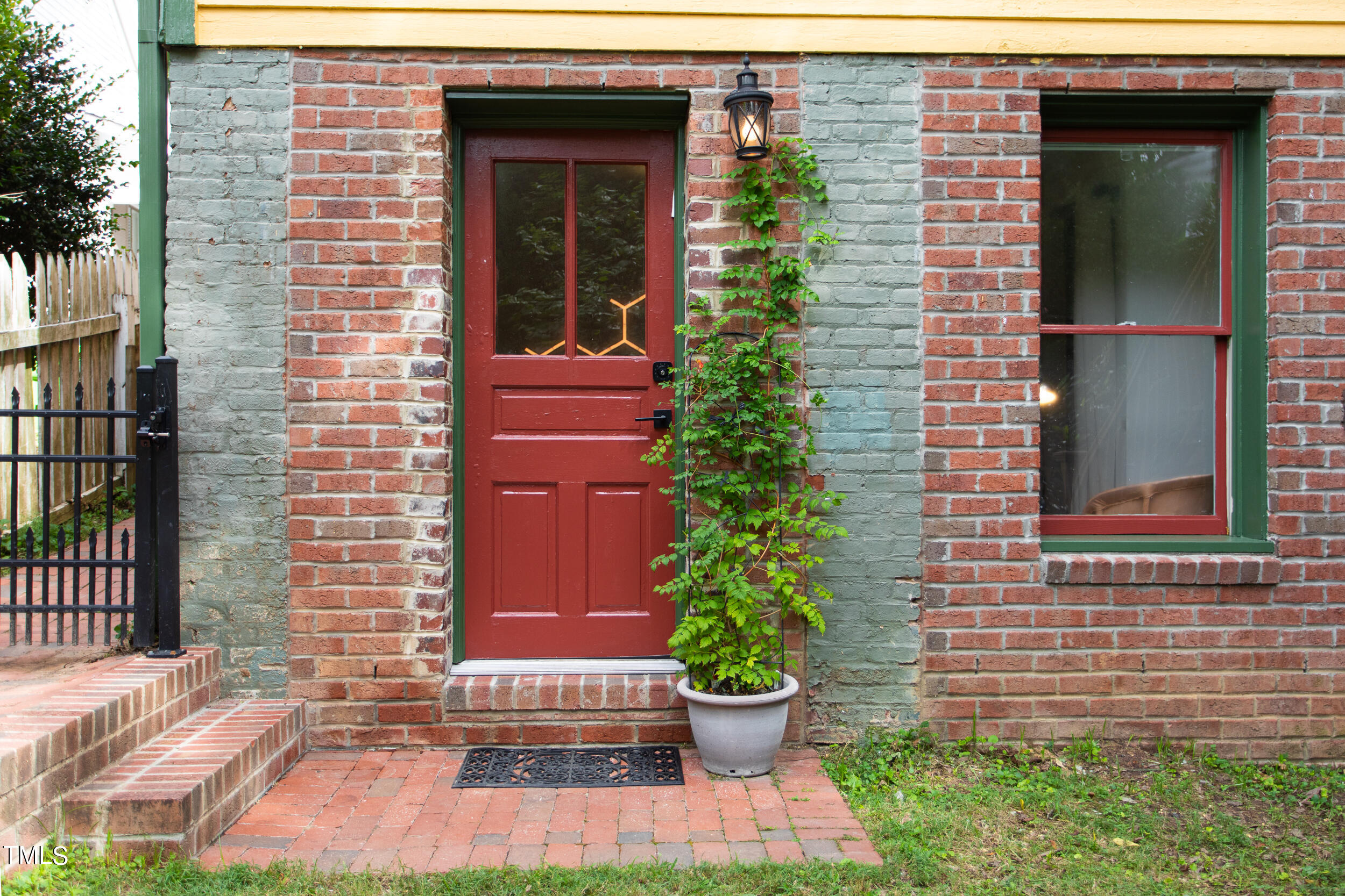 215 N East Street