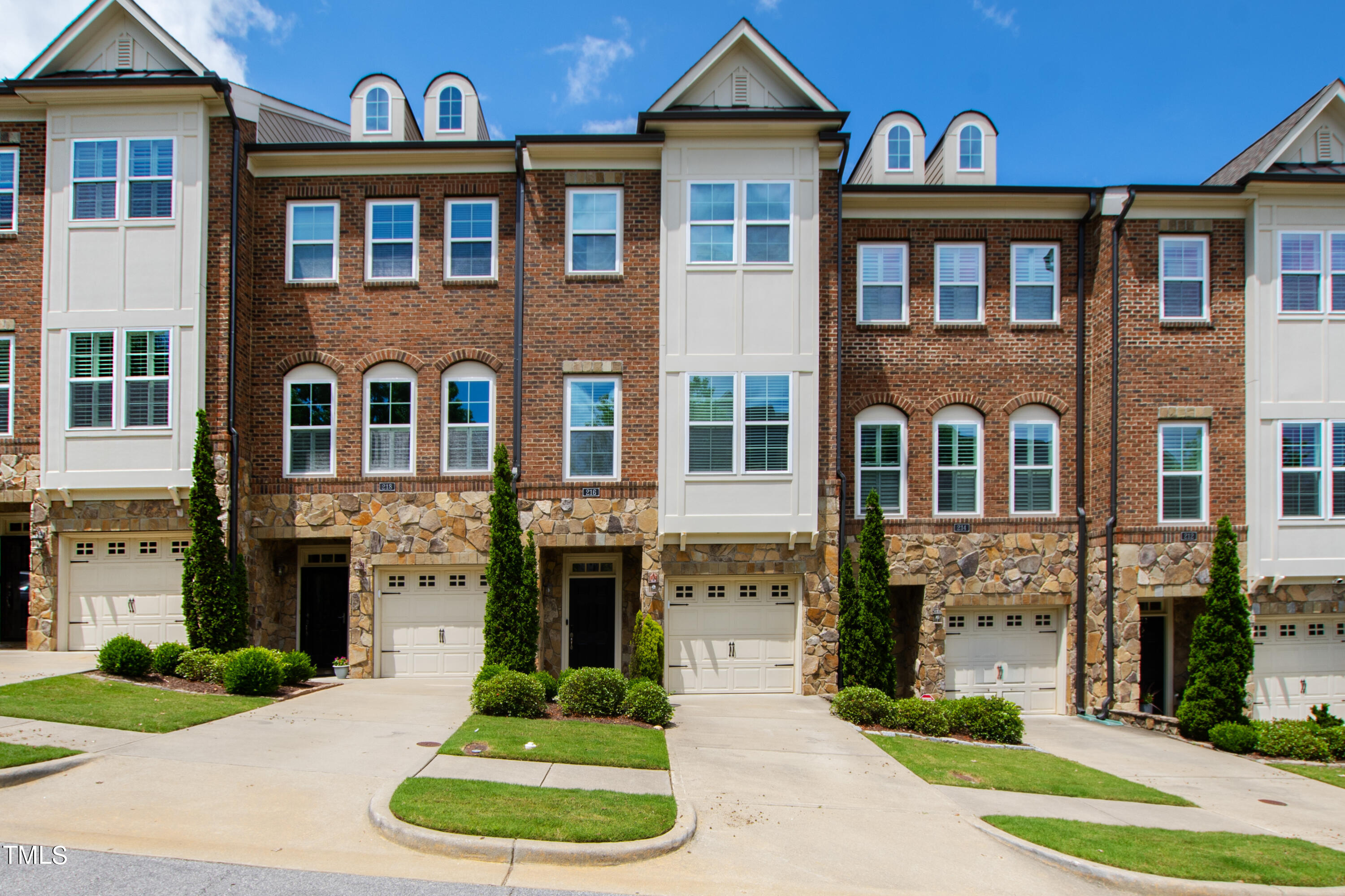 216 Allister Drive